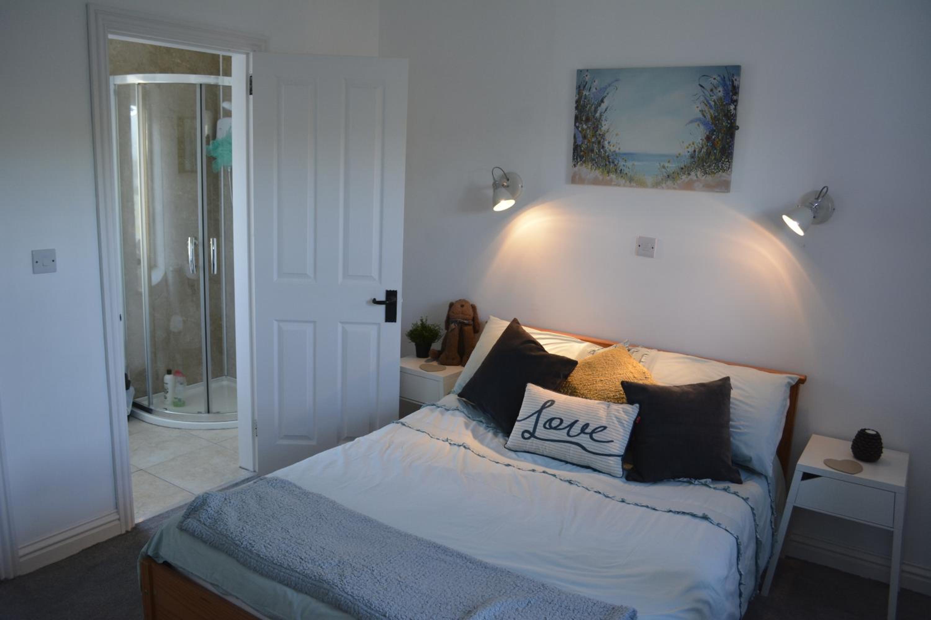Two-Bedroom Cottage - Photo 21