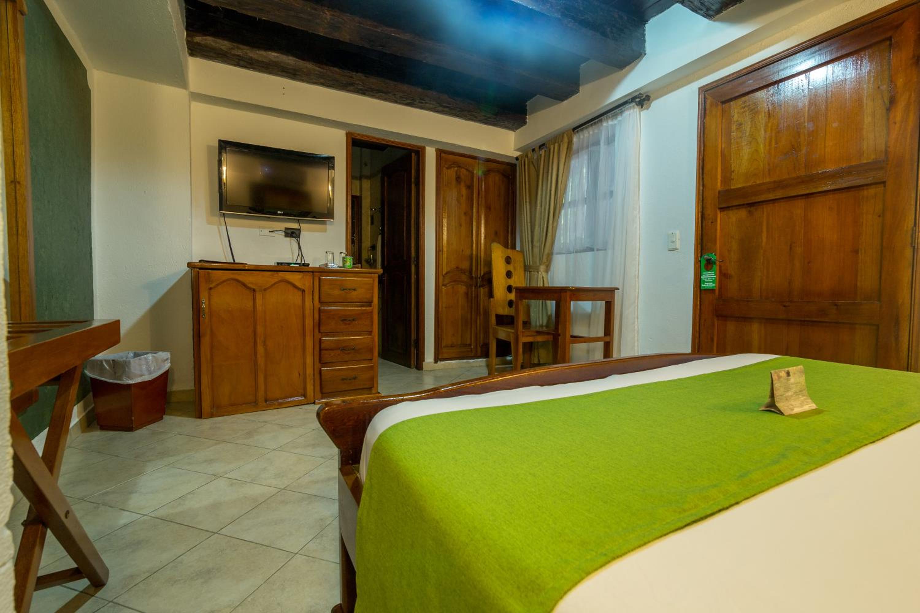 Standard Double Room - Photo 5