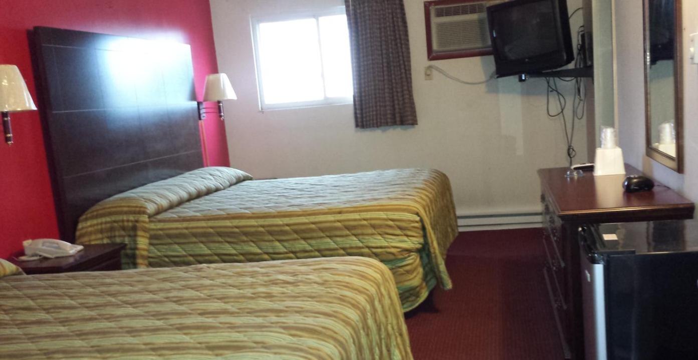 Double Room with Two Double Beds photo 2