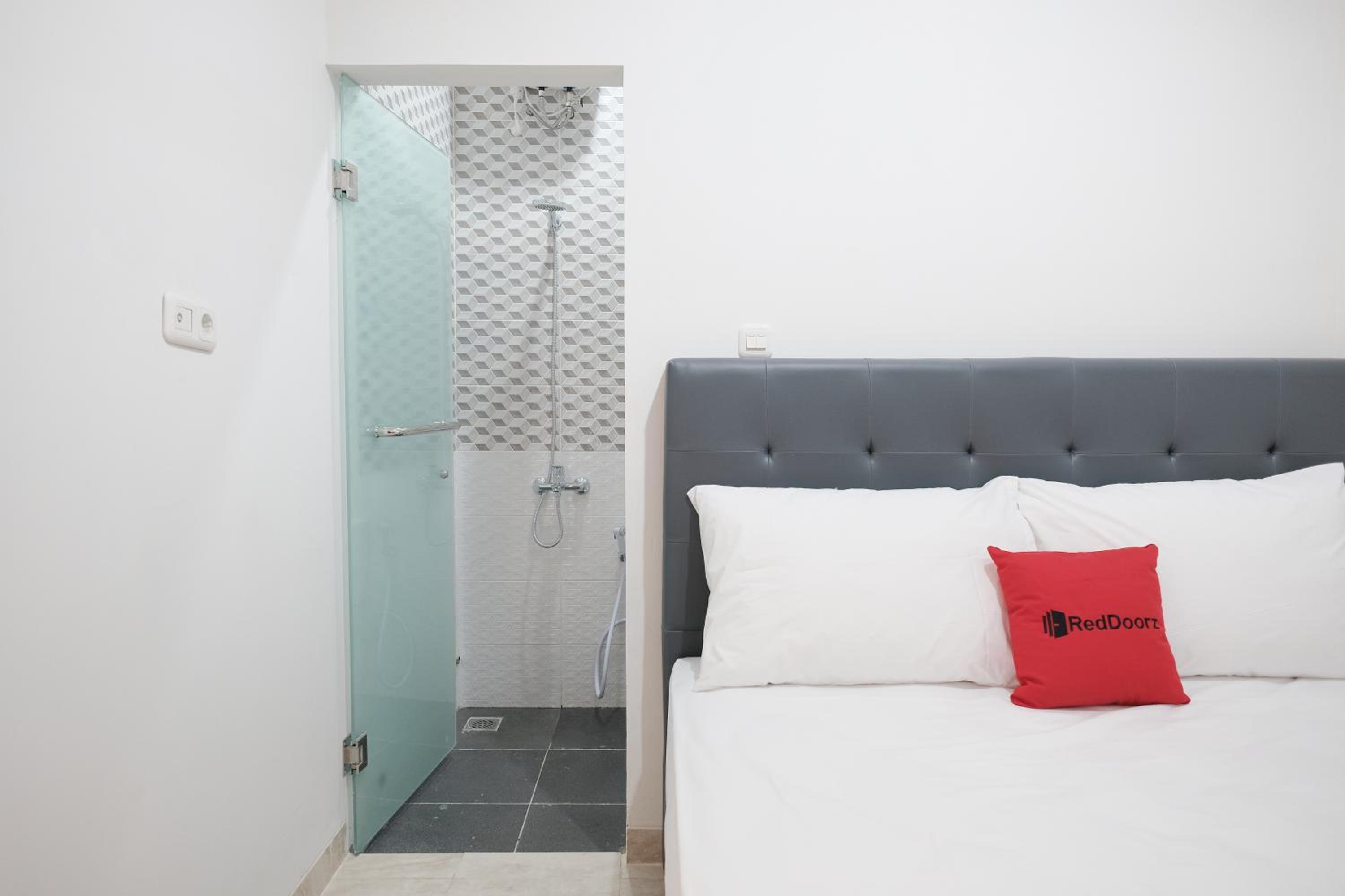Double Room - Photo 8