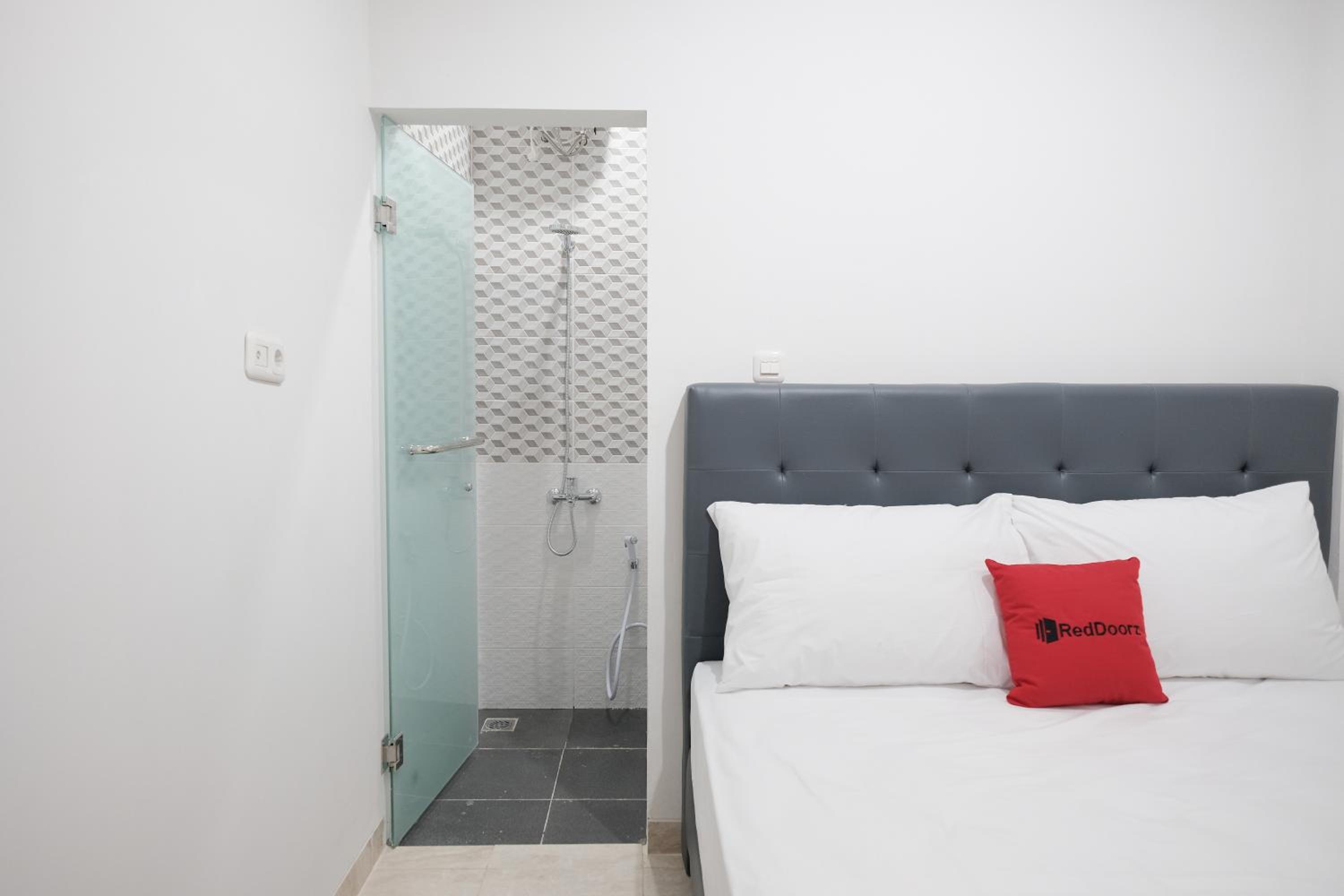 Double Room - Photo 7