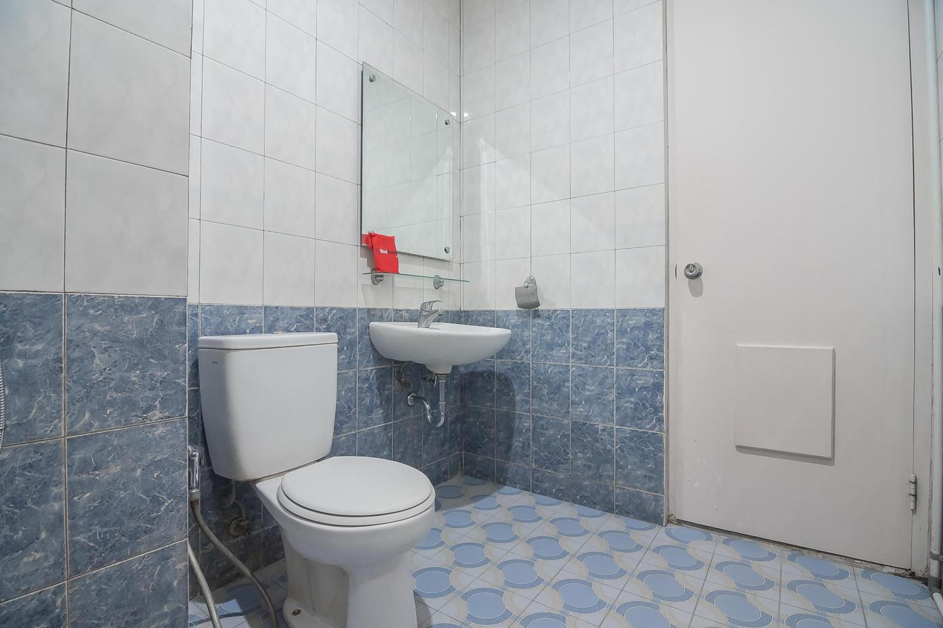Standard Double Room - Photo 10
