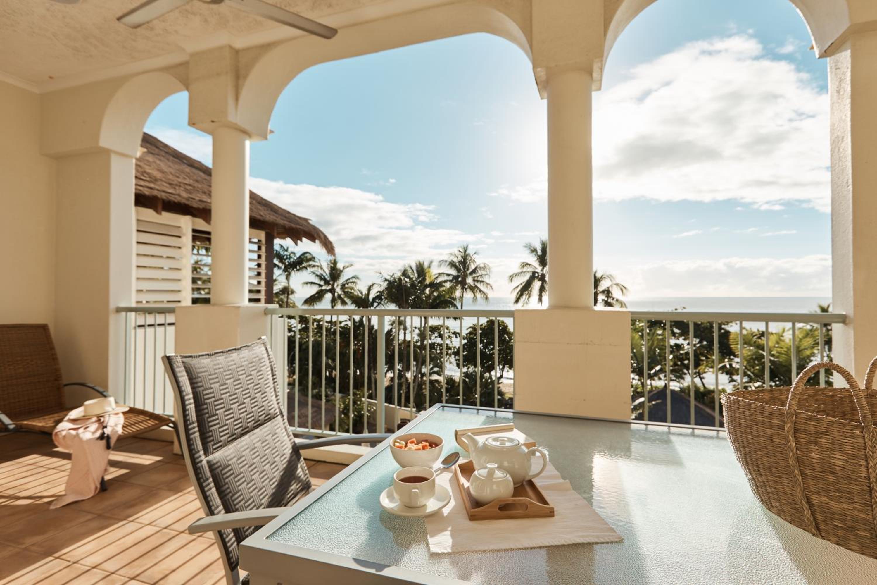 Two-Bedroom Beachfront Apartment with Sea Views photo 3