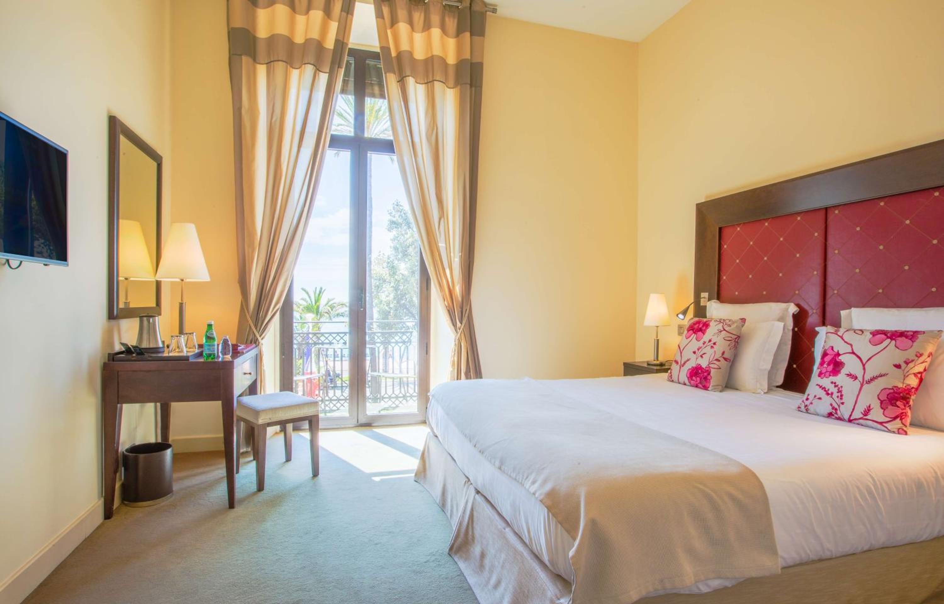 Superior Double Room with Sea View and Balcony - Photo 1