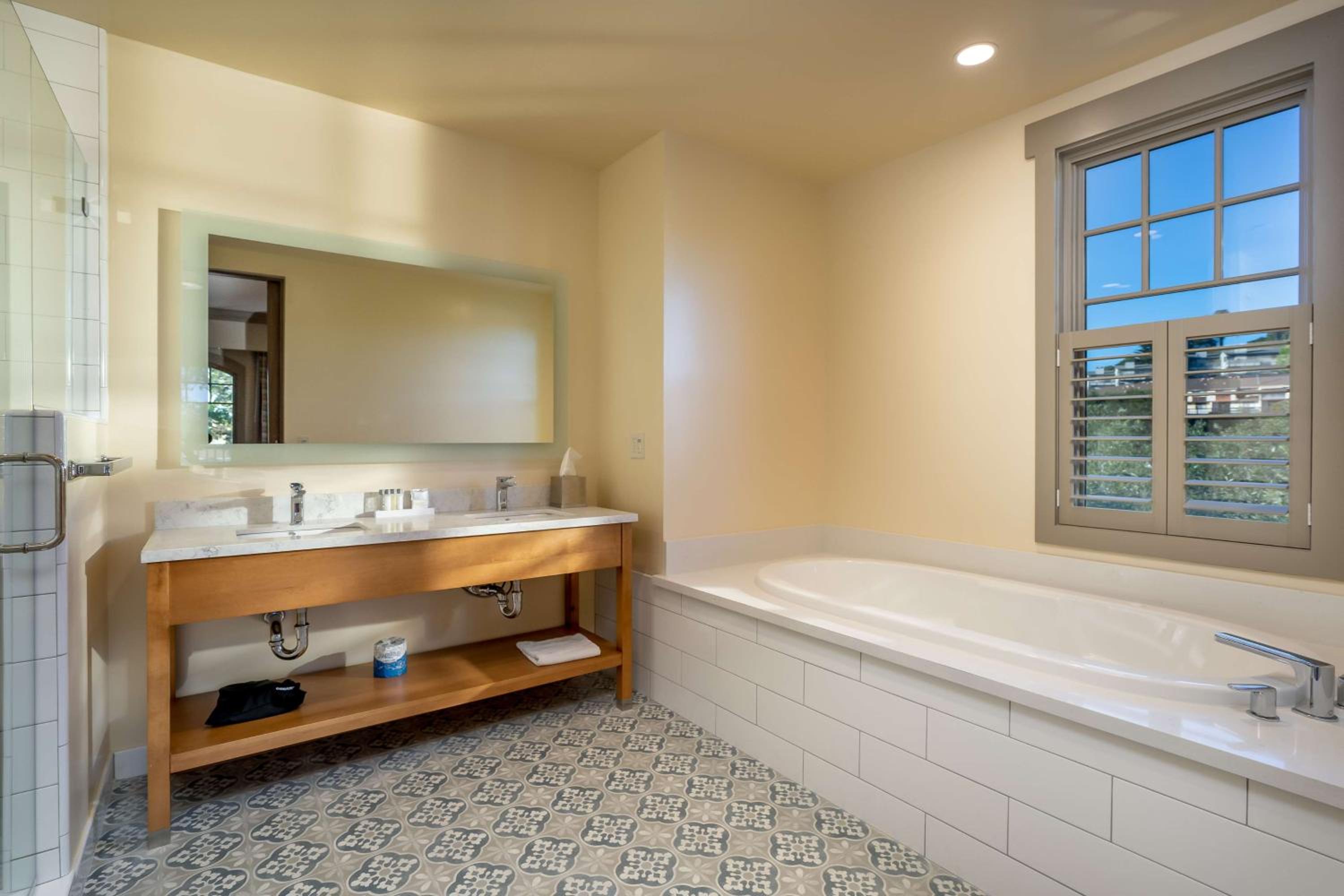 King Suite - Photo 4