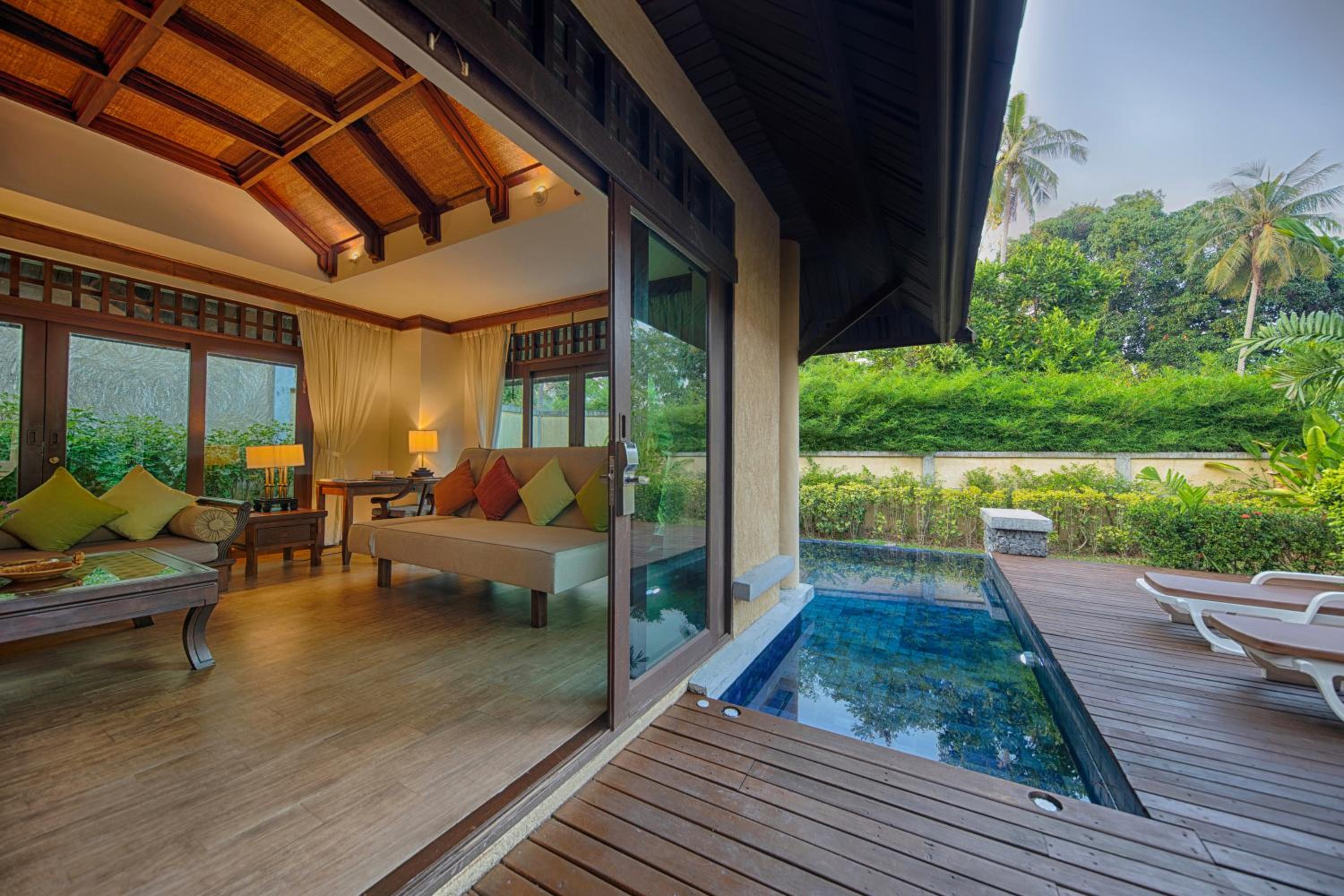 Pool Villa Suites photo 1