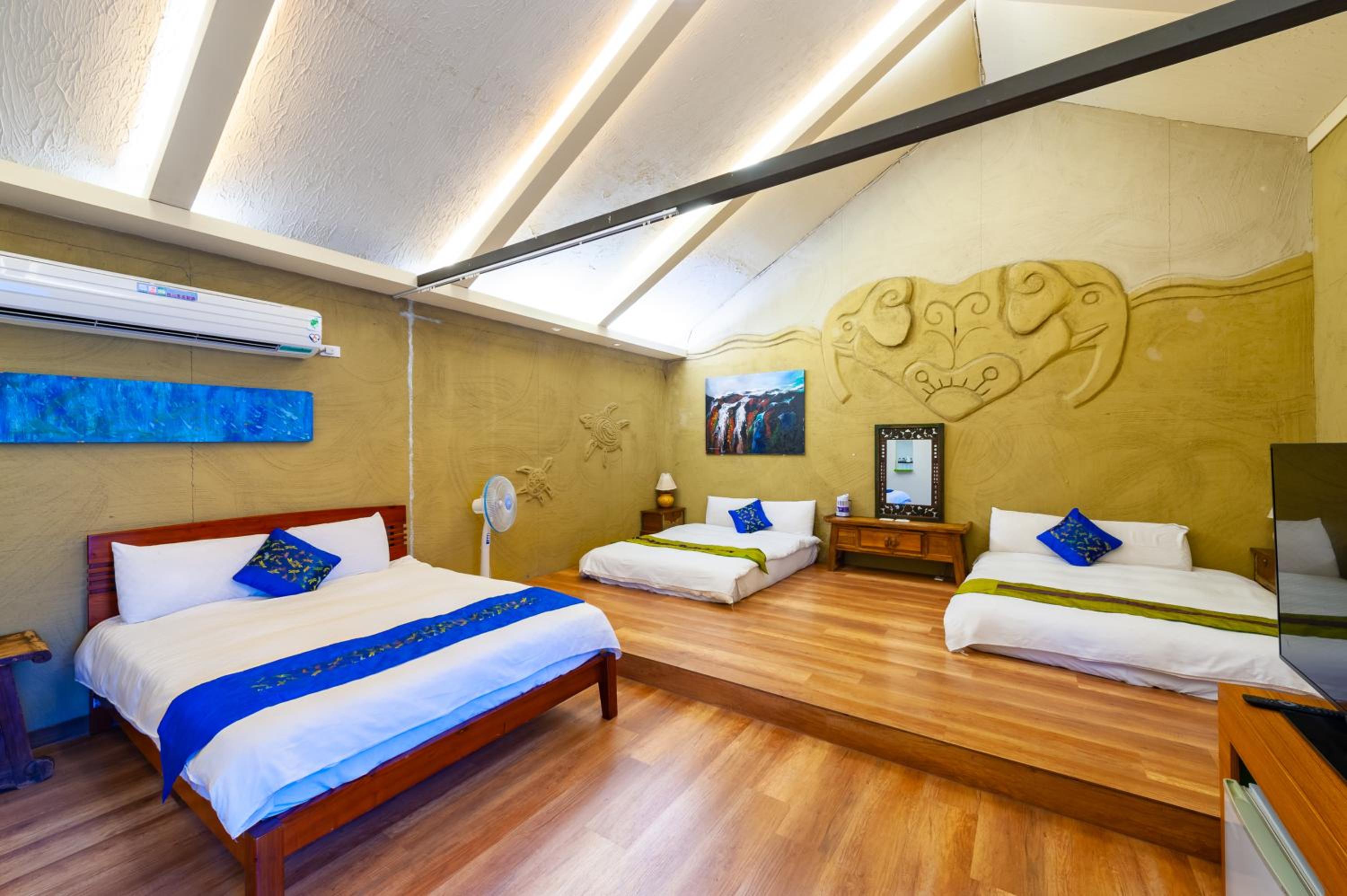 Deluxe Family Room with Garden View