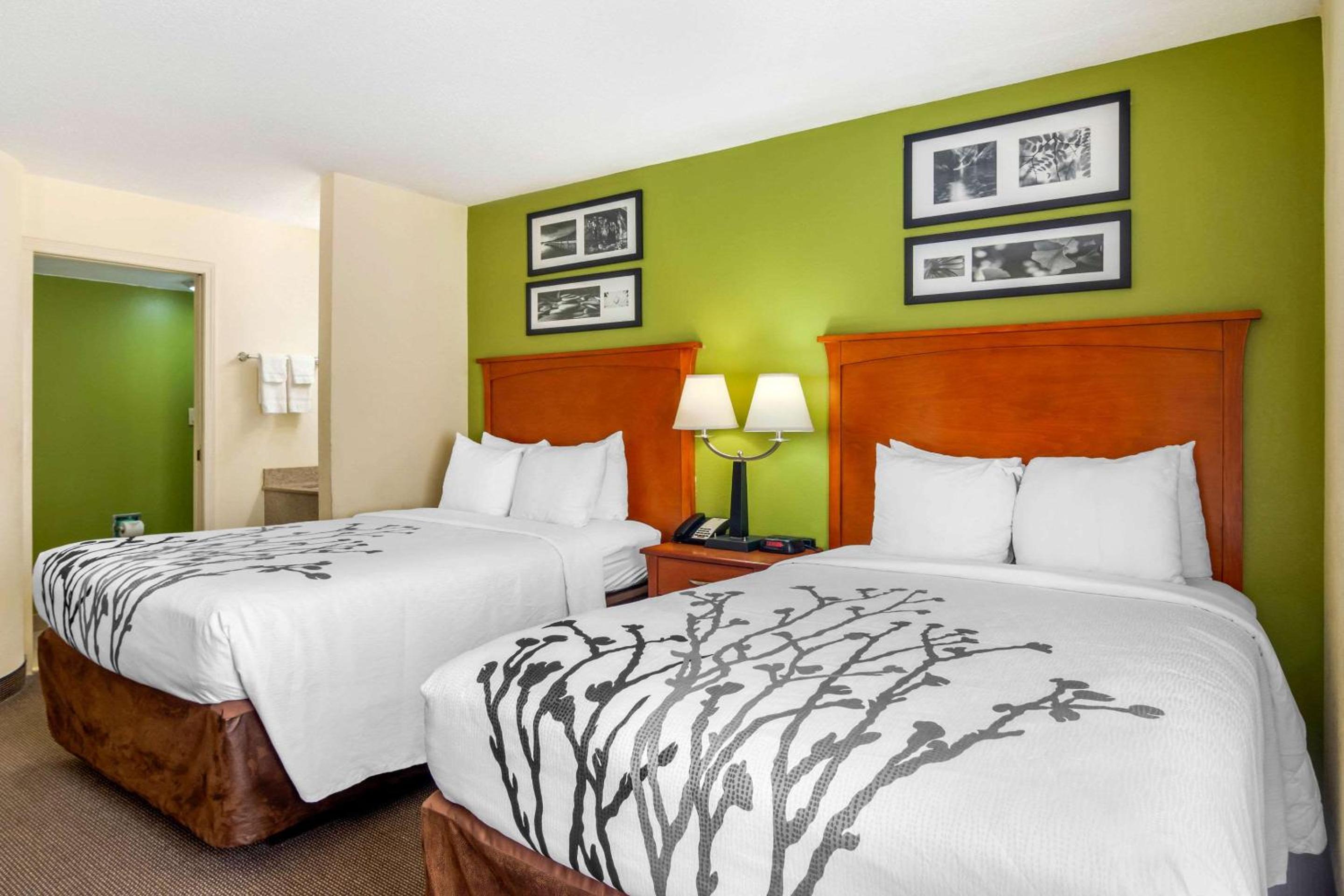 Double Room with Two Double Beds - Non-Smoking - Photo 6