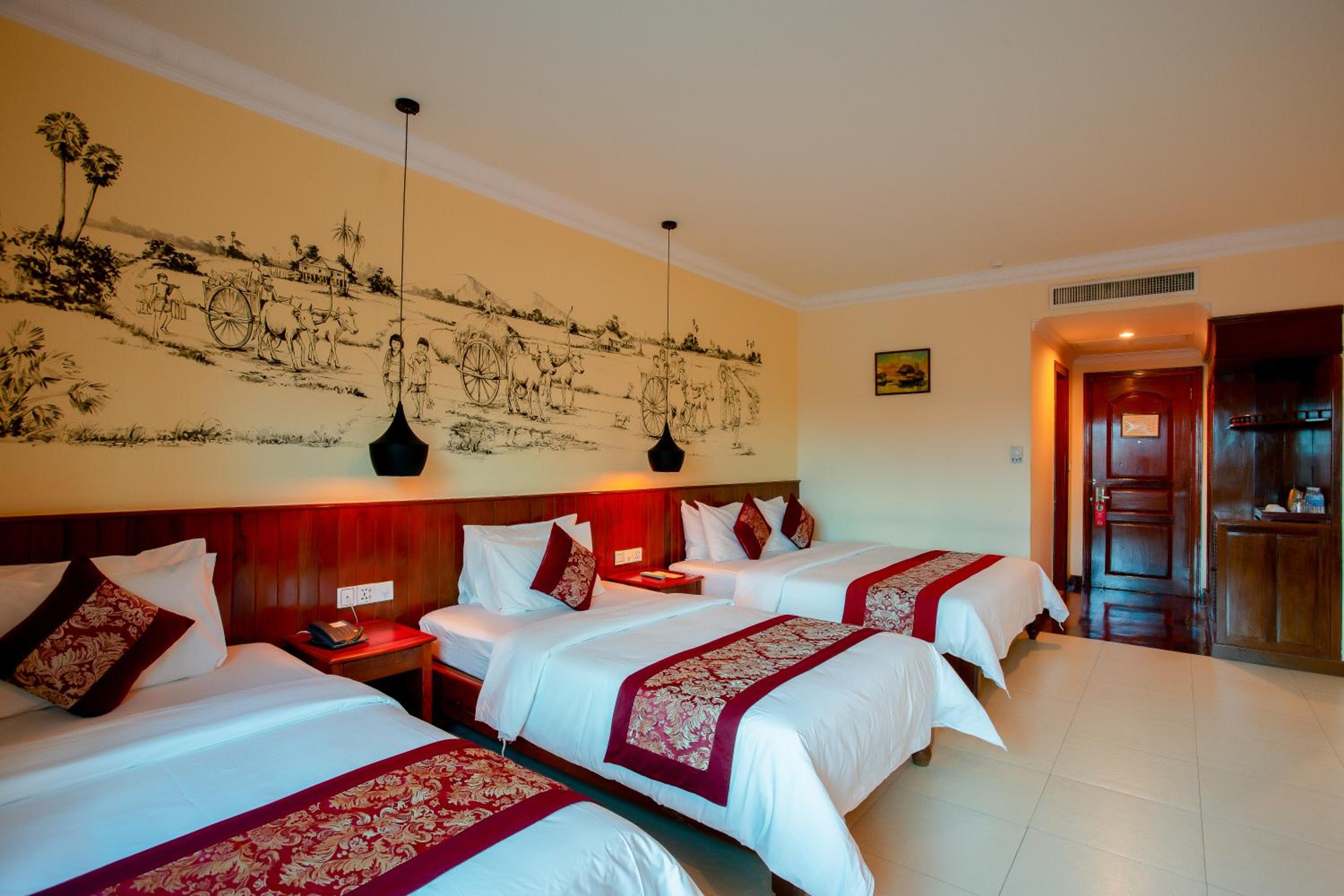 Deluxe Family Room