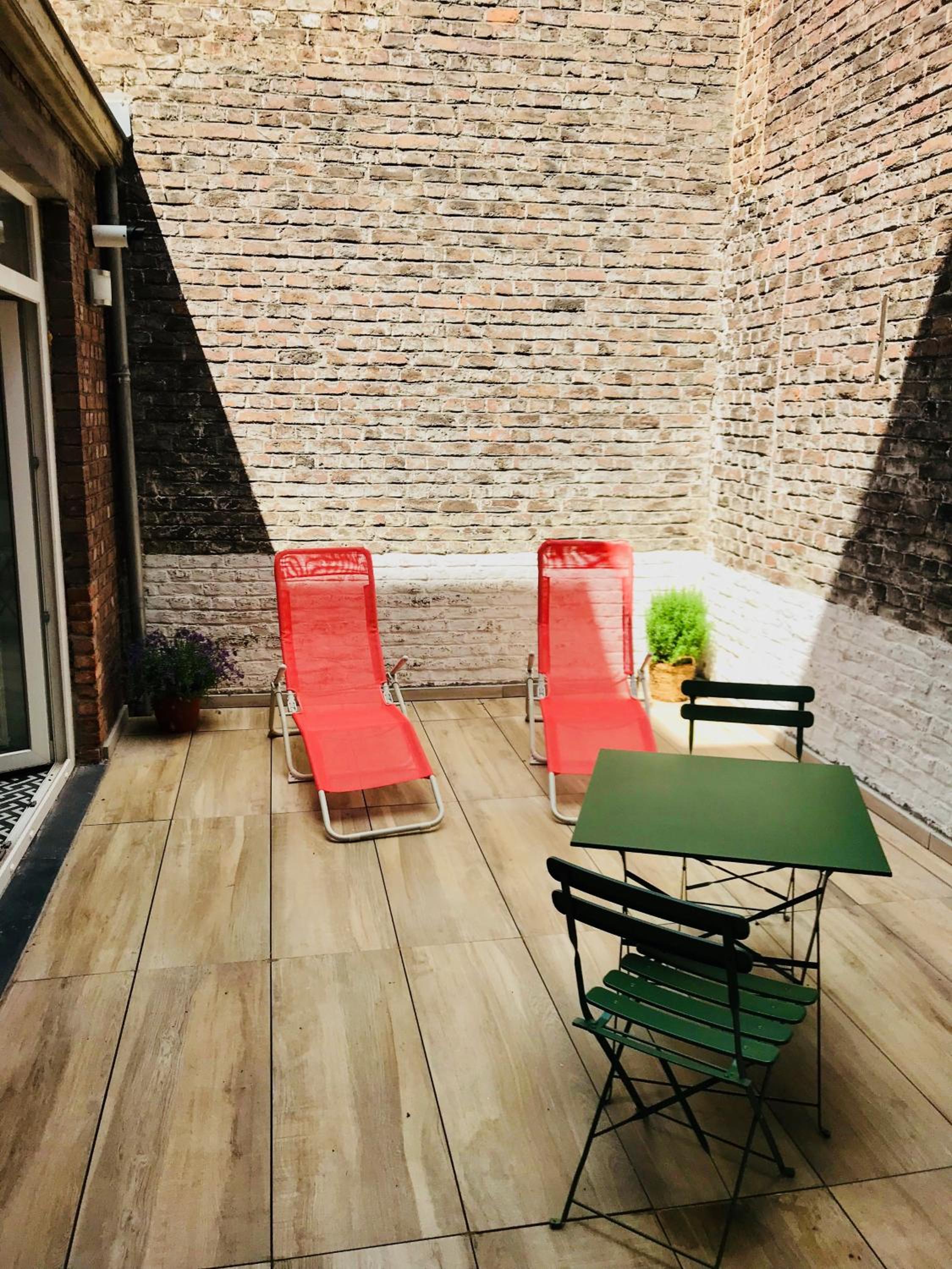 Apartment with Terrace - Photo 4
