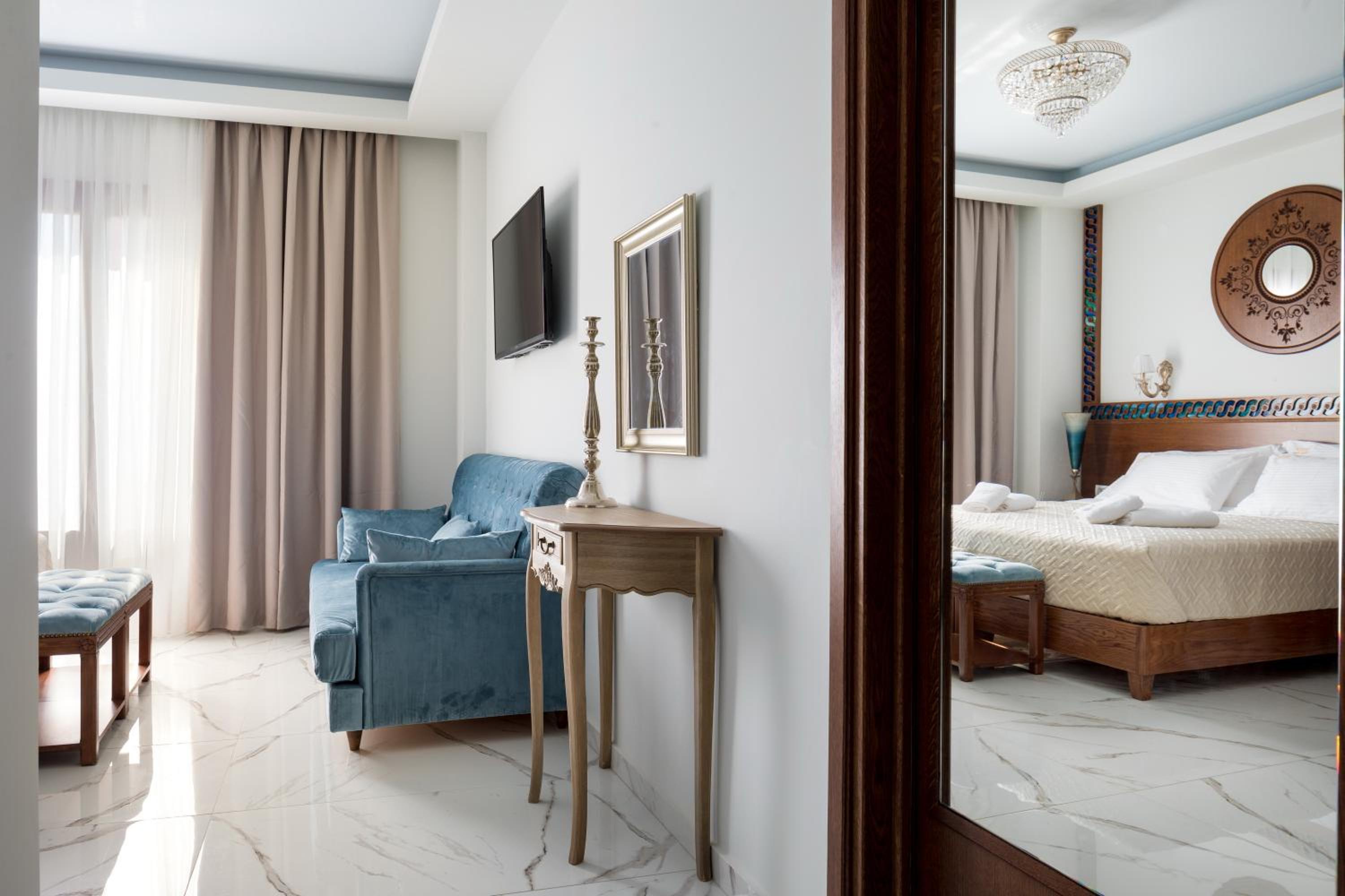 Suite with Terrace photo 3
