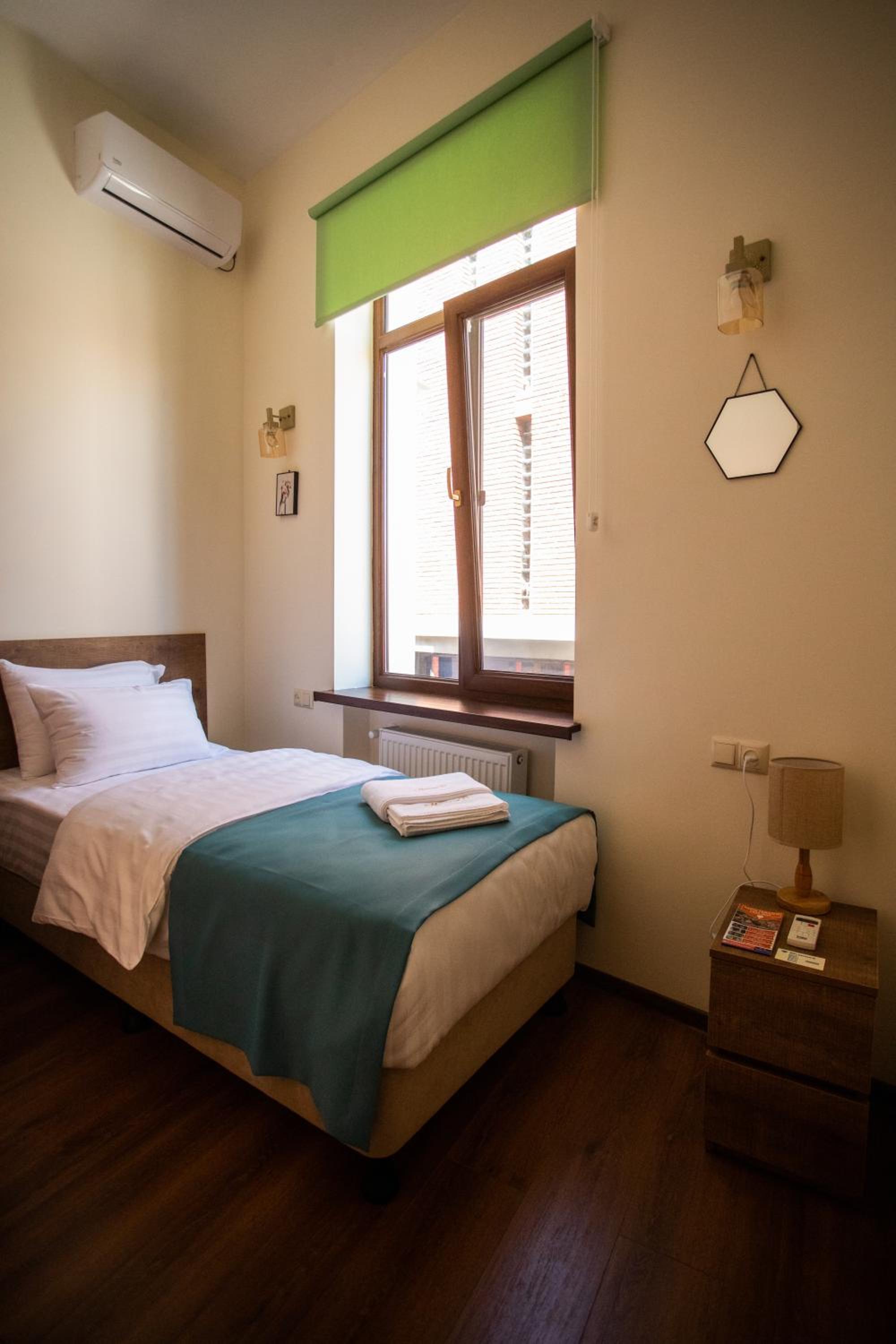 Large Single Room