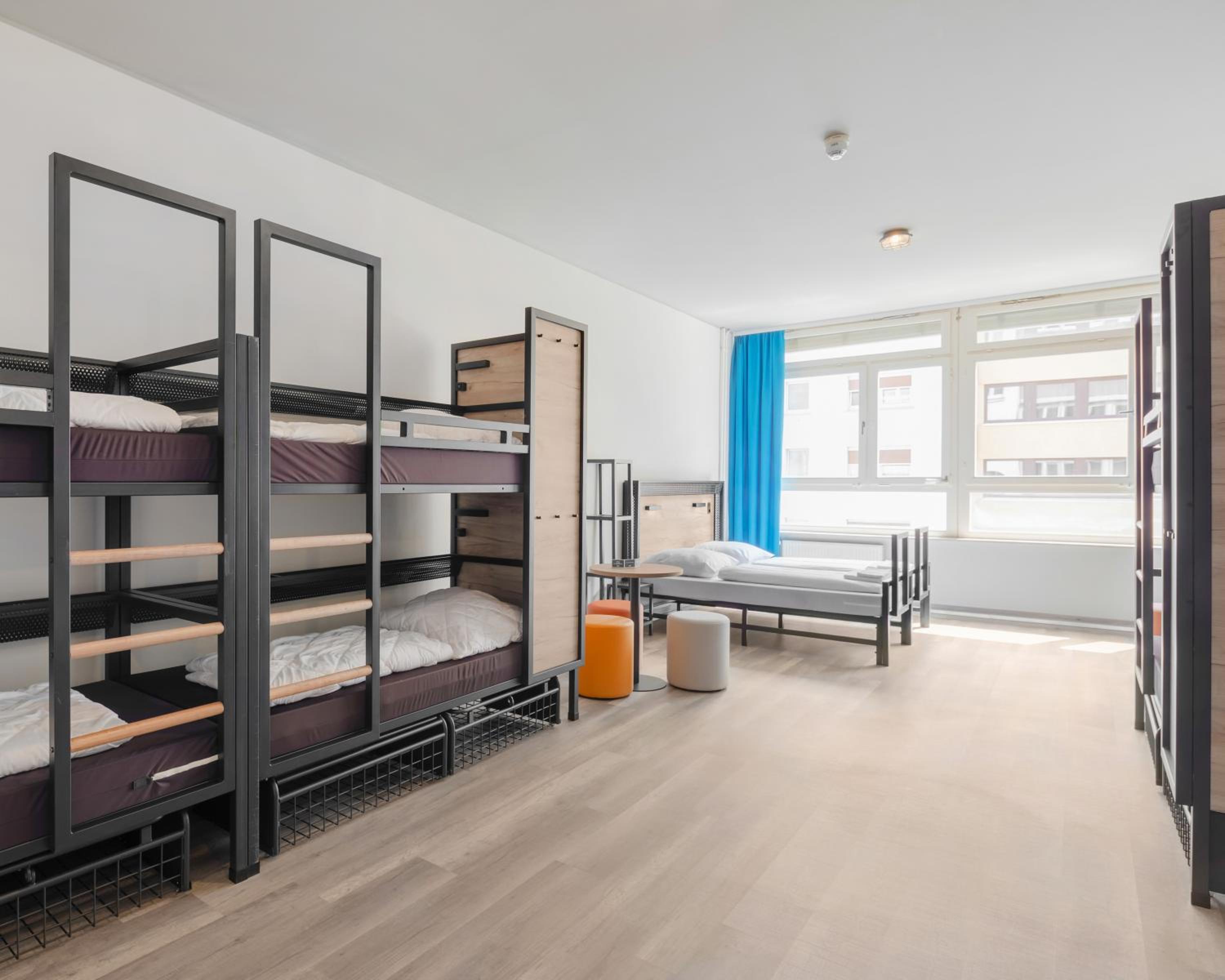 Six-Bed Room photo 2