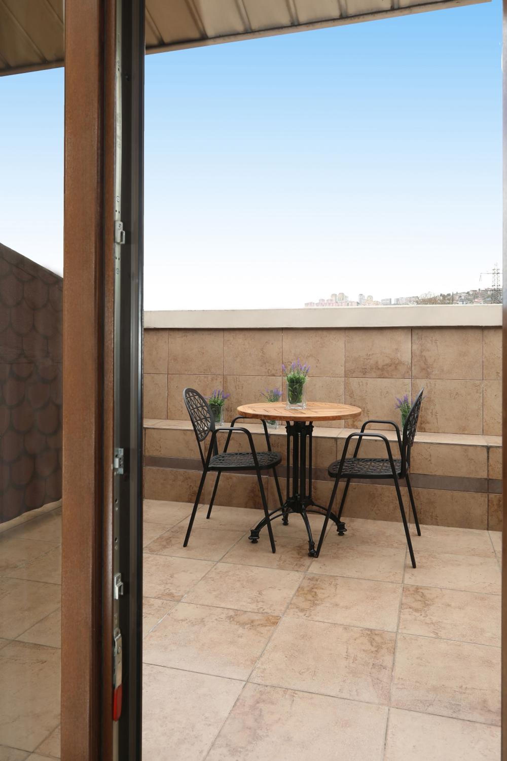 King Room with Balcony photo 2