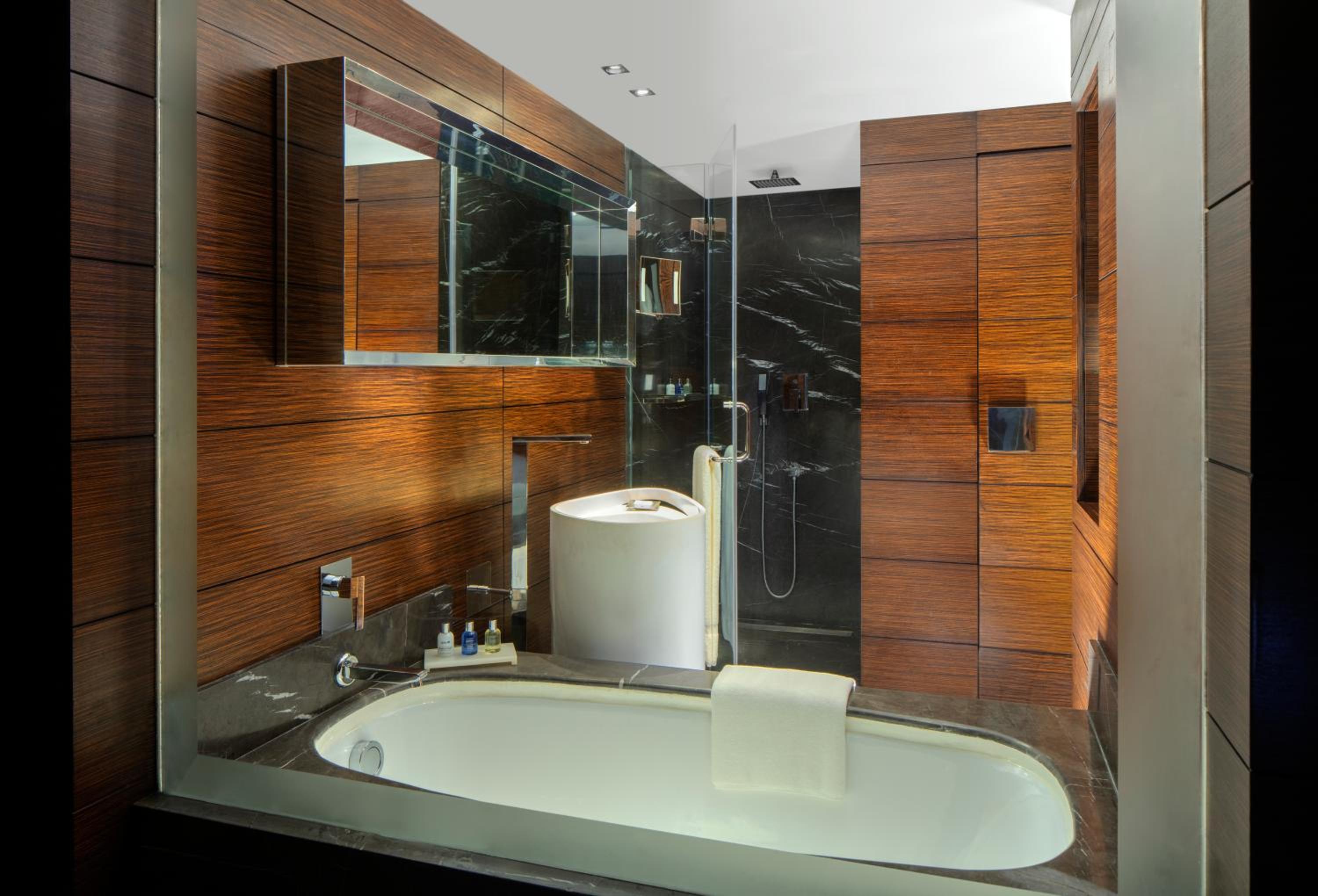 Deluxe Room - Photo 6