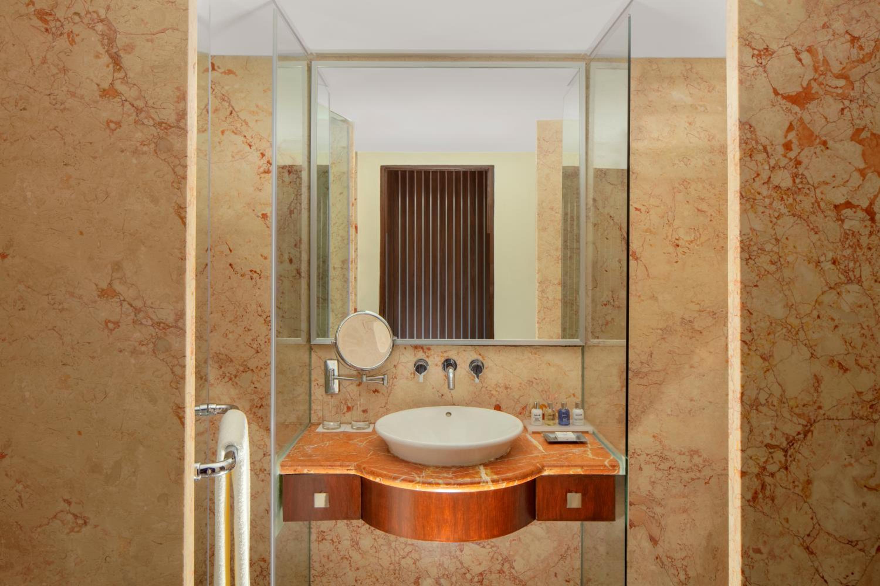 Superior Room - Photo 10