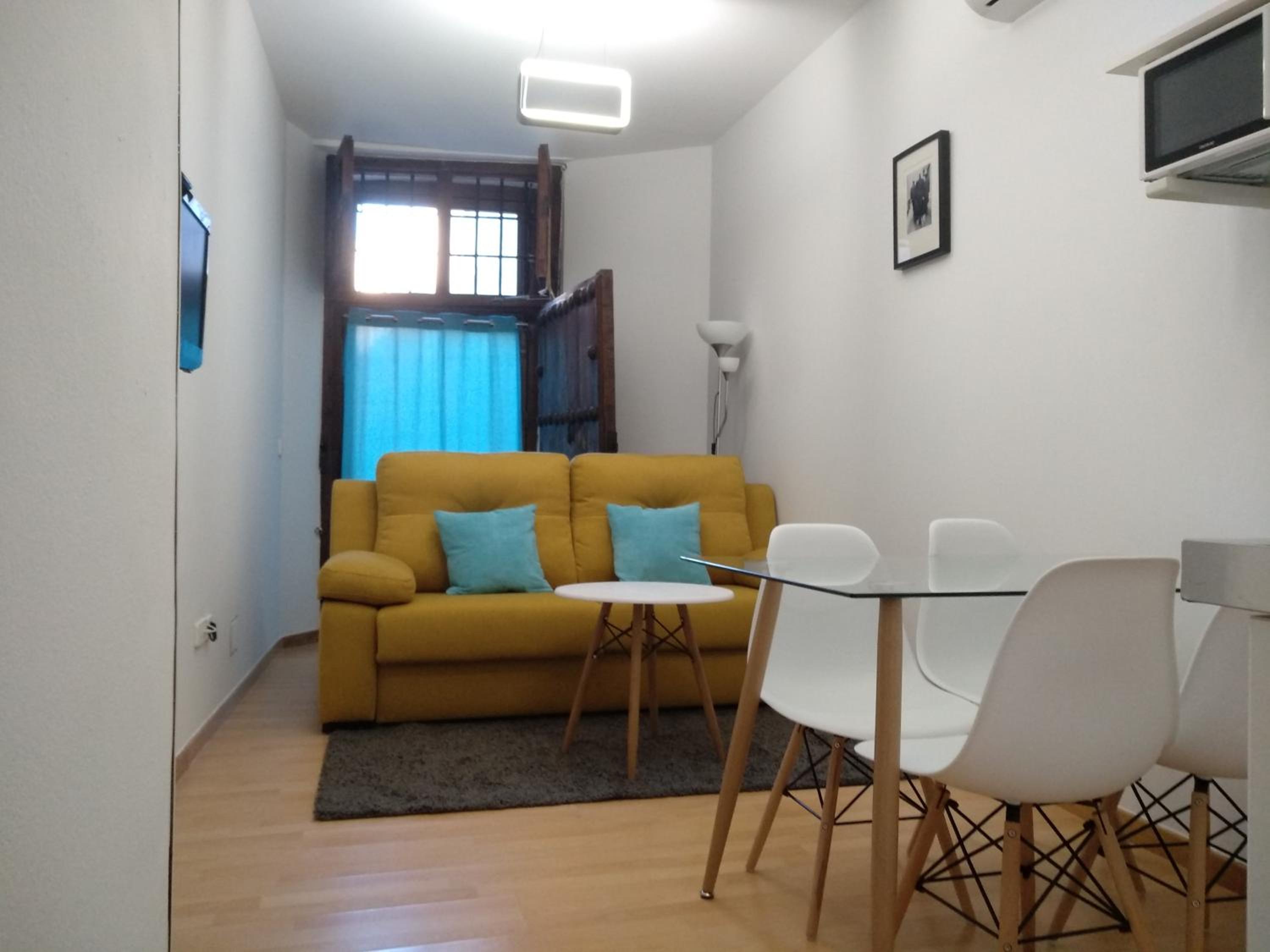 One-Bedroom Apartment - Photo 1