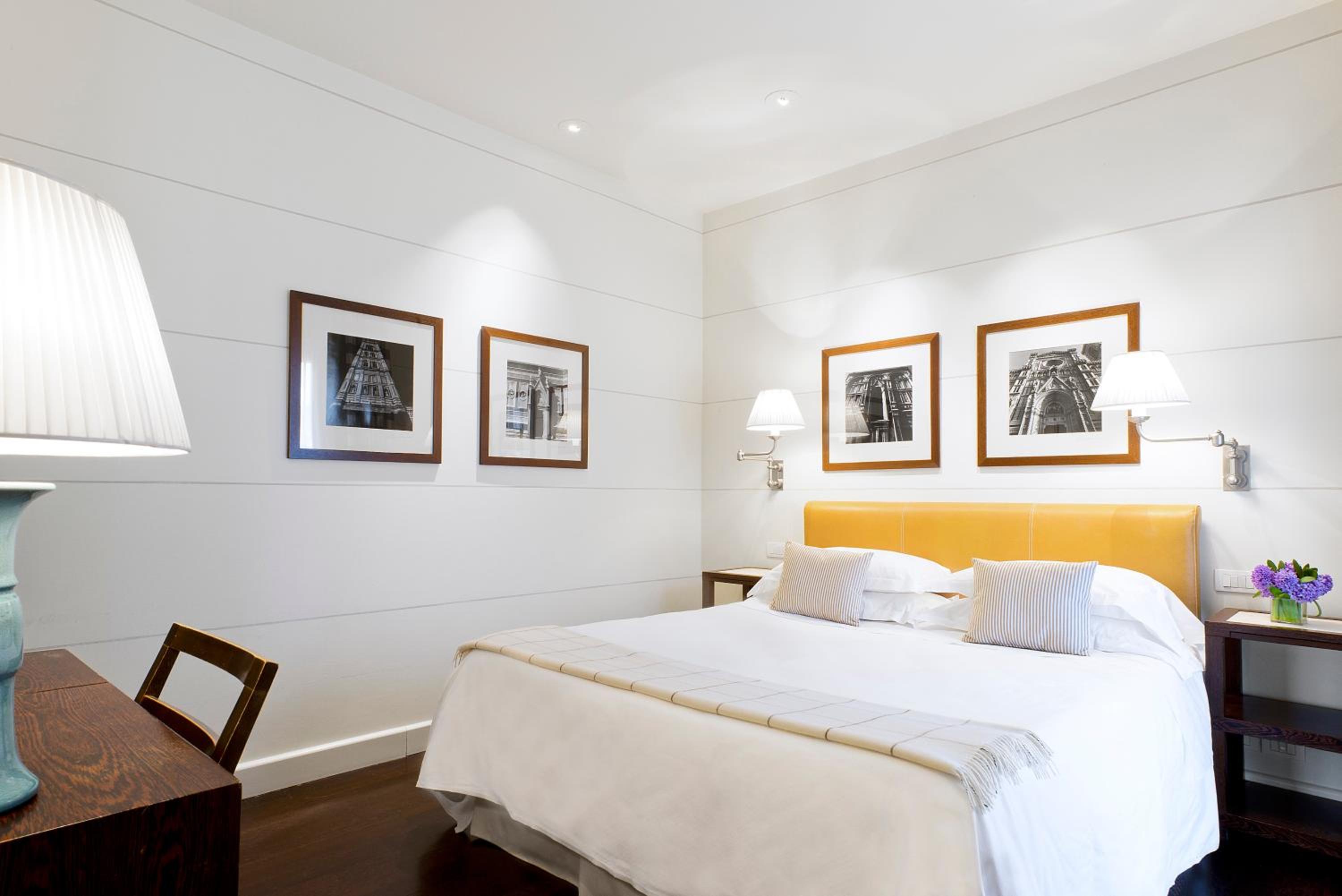 Classic Double Room with Balcony photo 2