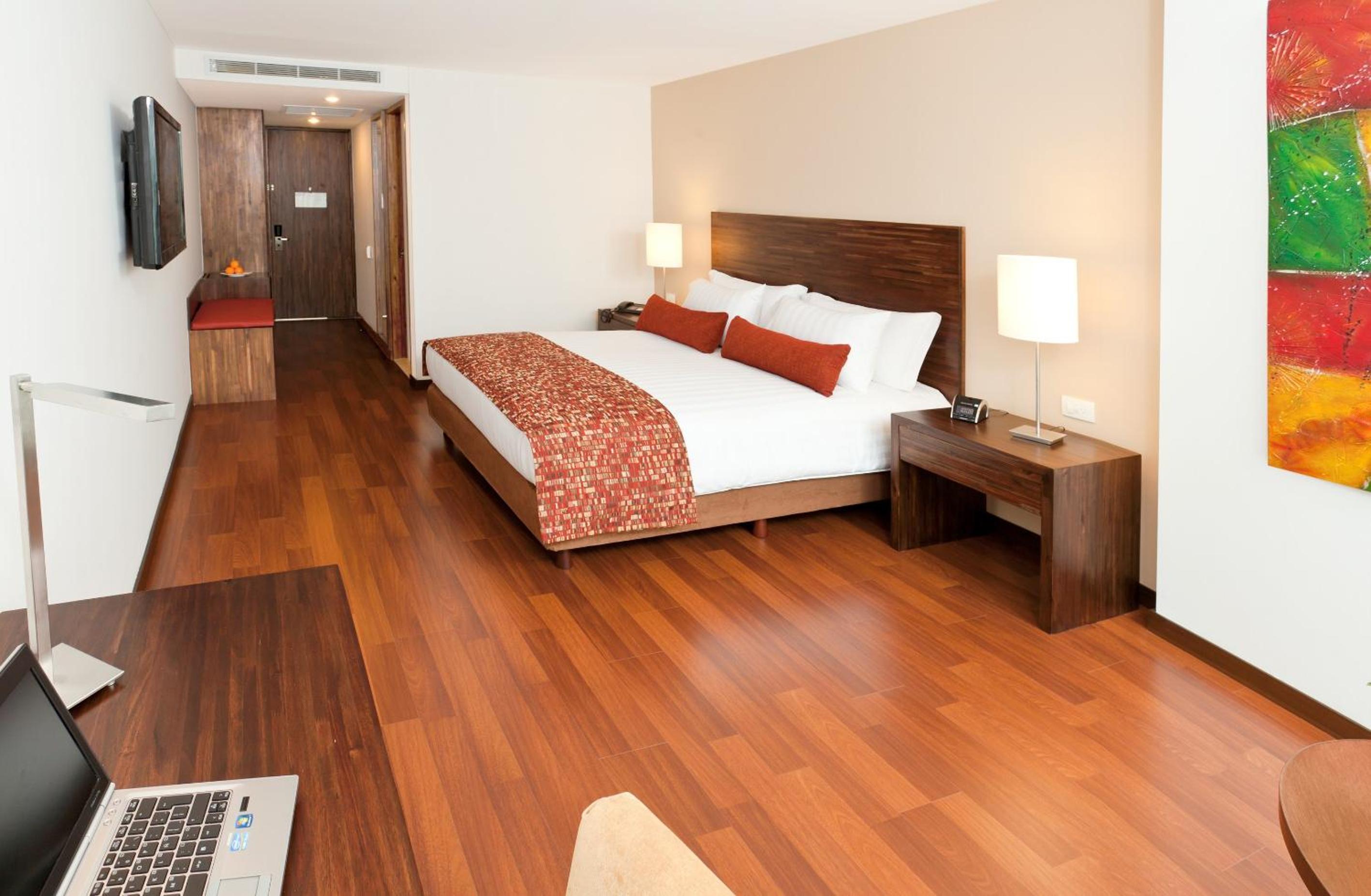 Standard King Room photo 1