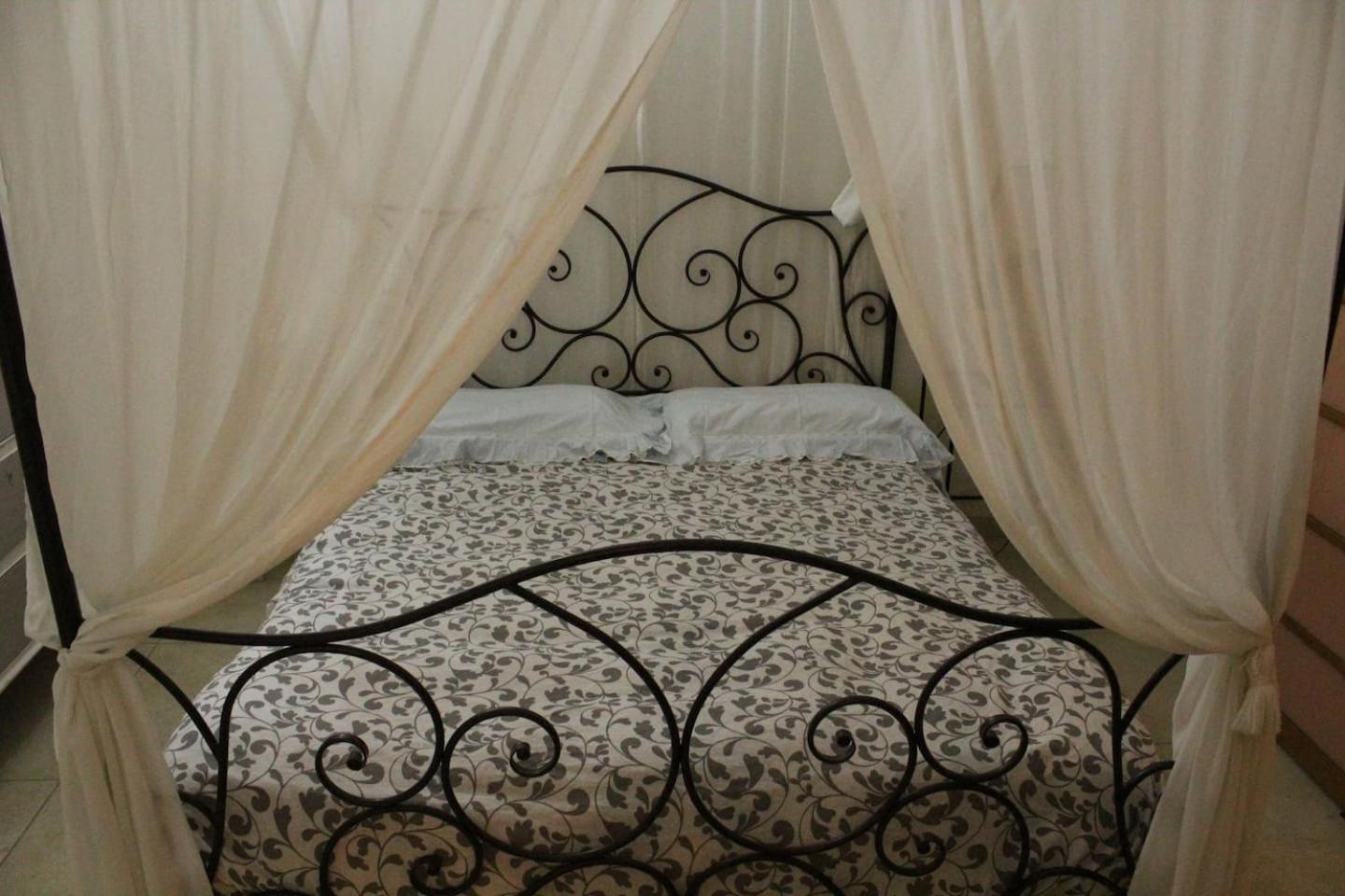 One-Bedroom Apartment - Photo 1