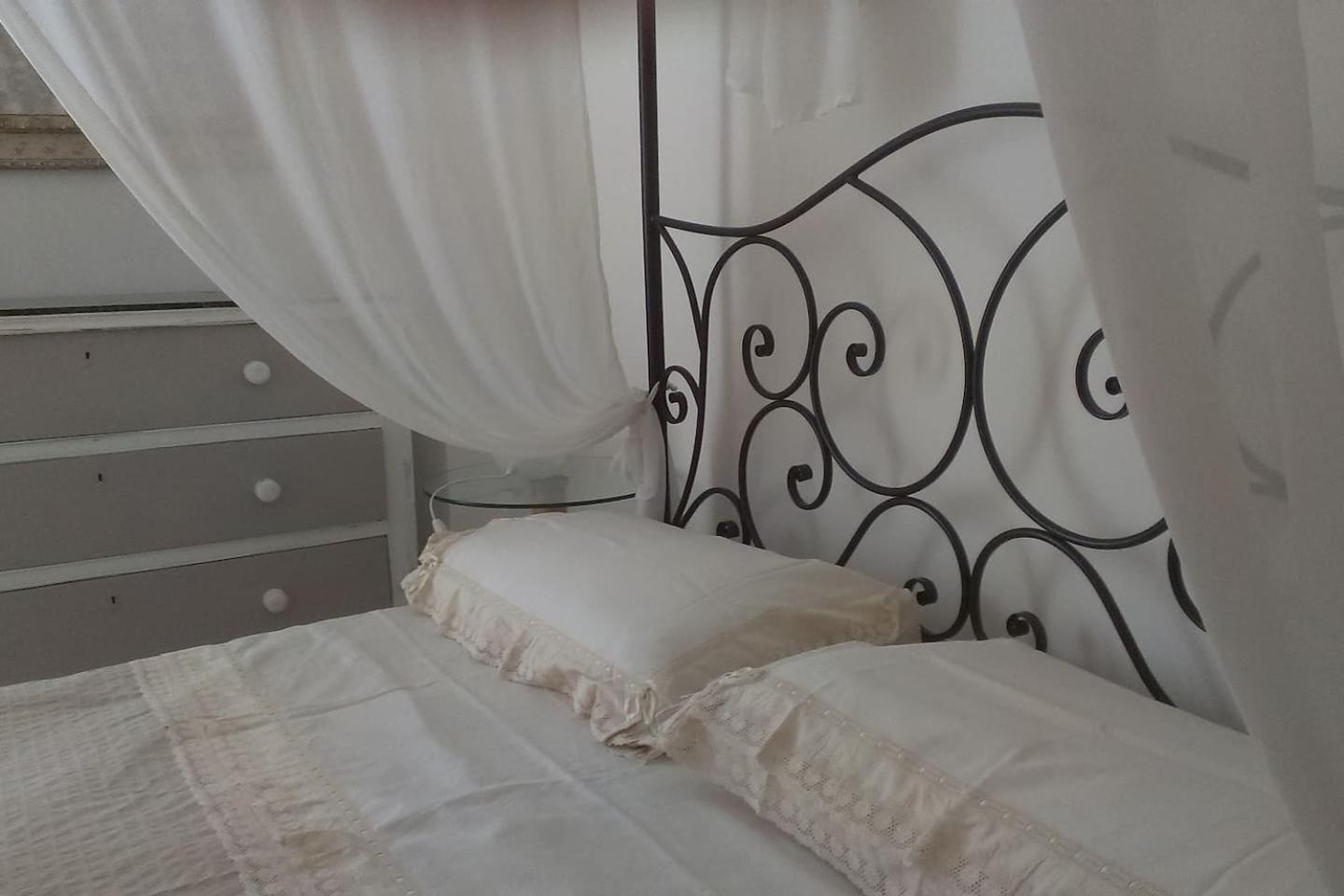 One-Bedroom Apartment - Photo 15