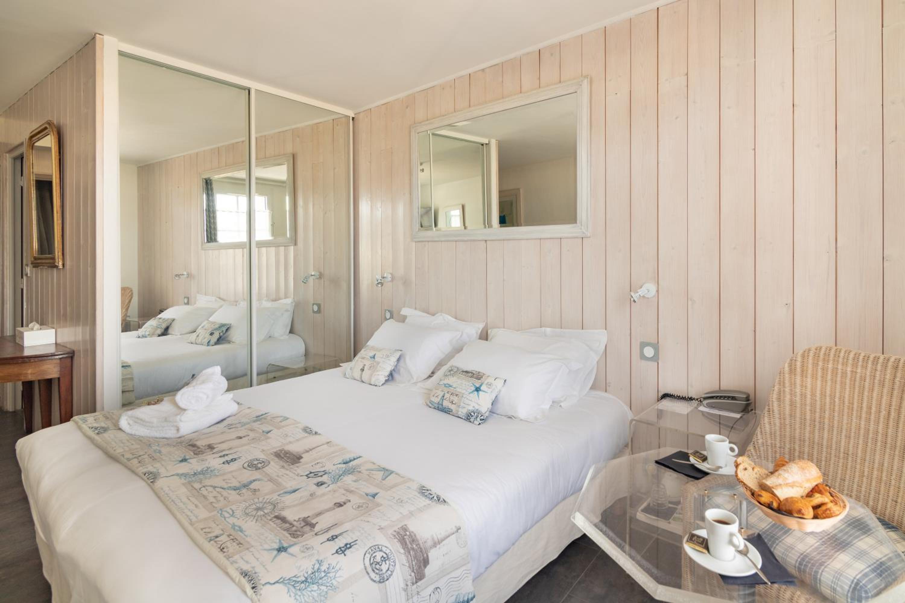 Deluxe Room photo 1