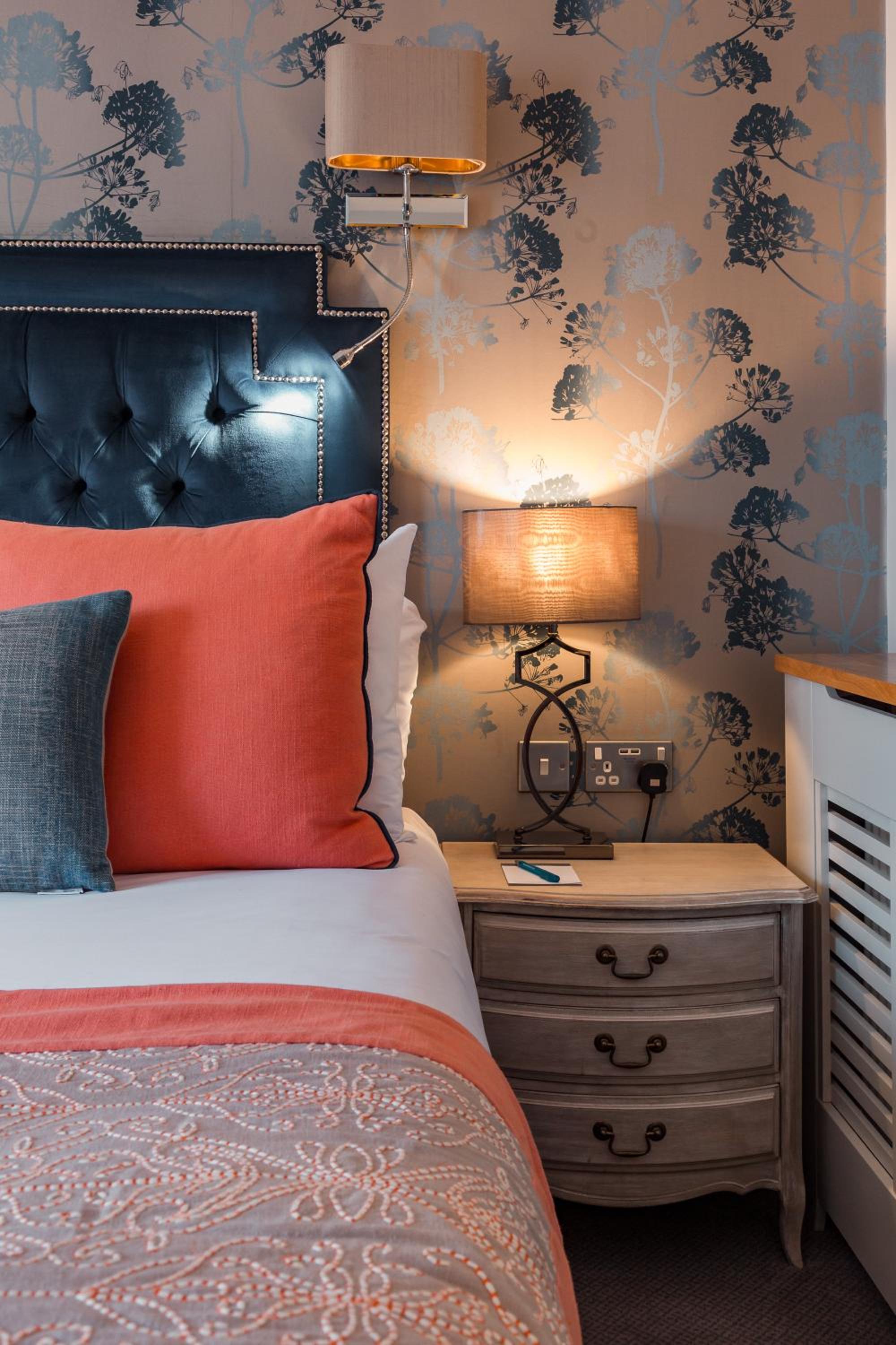 Standard Double Room - Photo 9