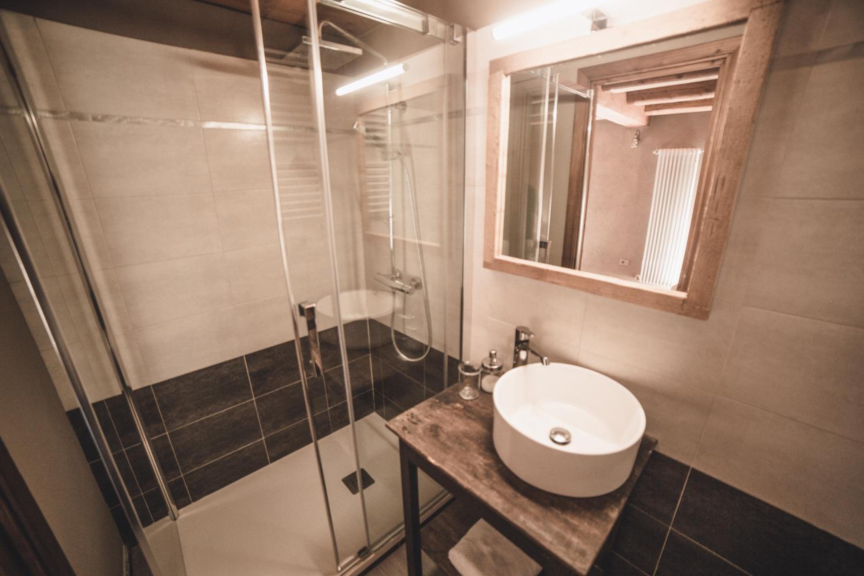 Double Room - Photo 9