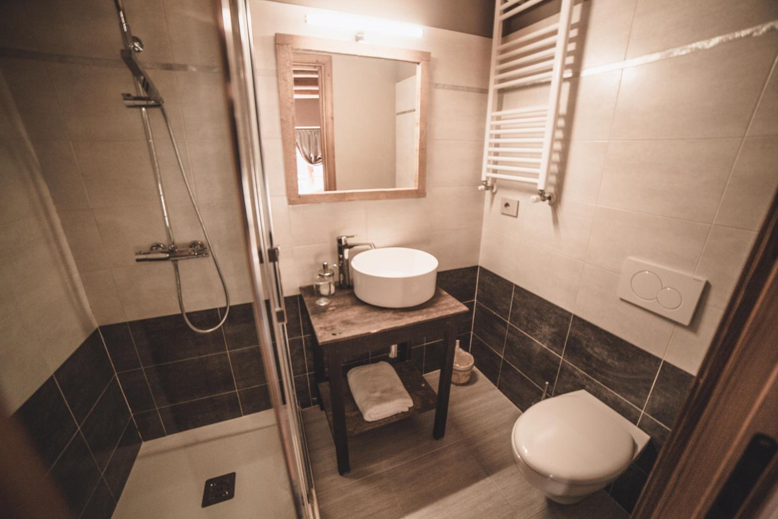 Double Room - Photo 6