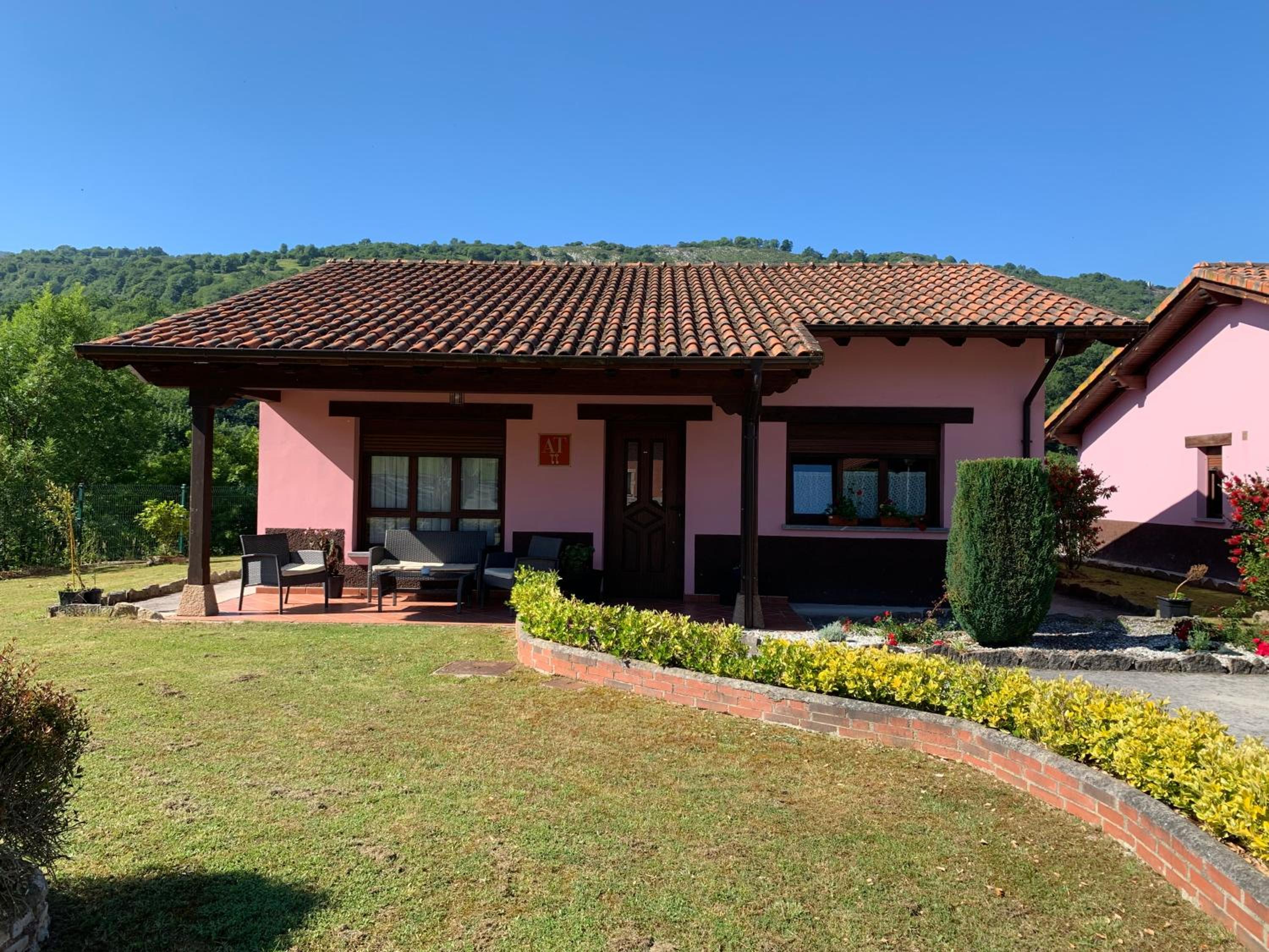 Two-Bedroom House photo 2