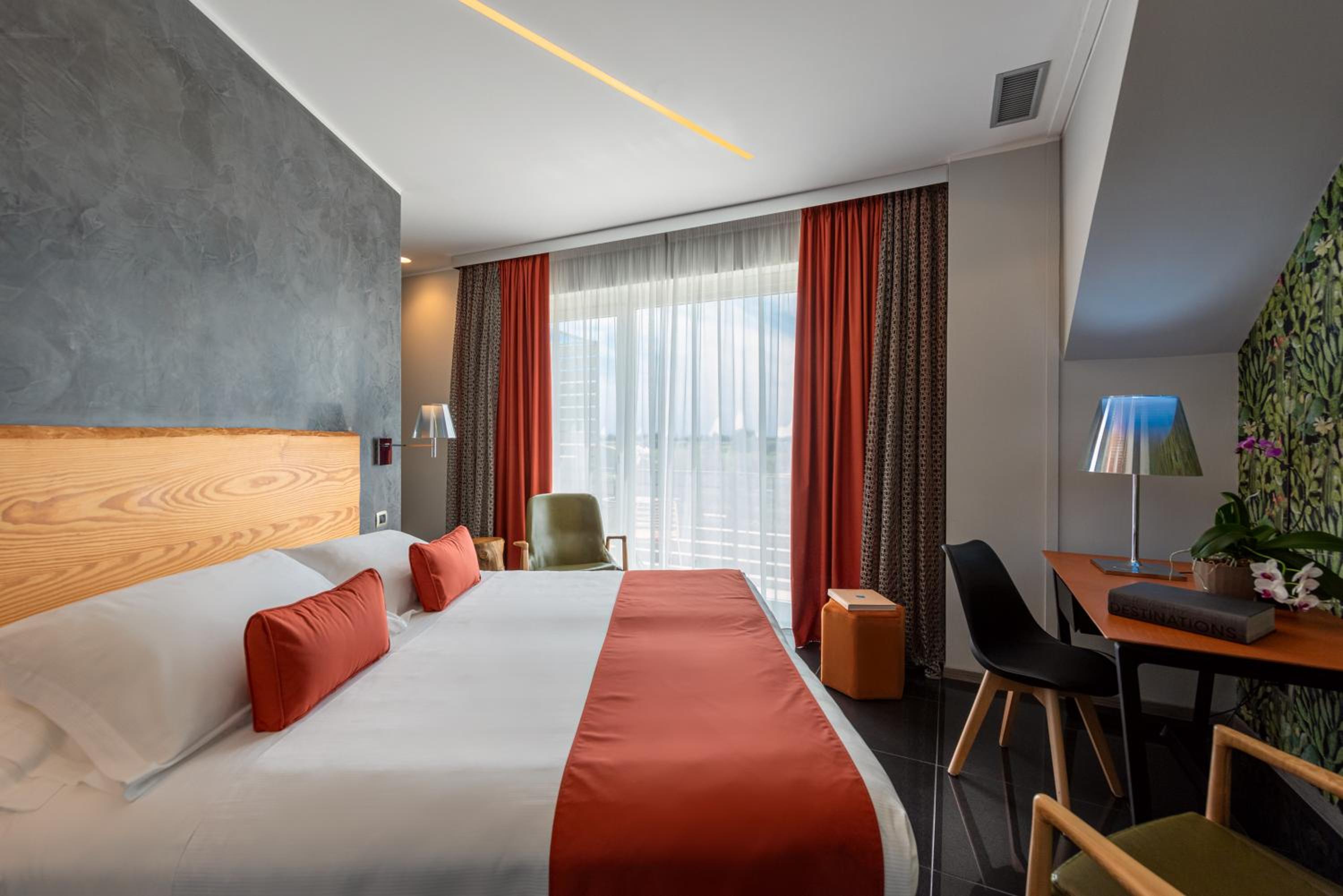 Junior Suite with Pool View