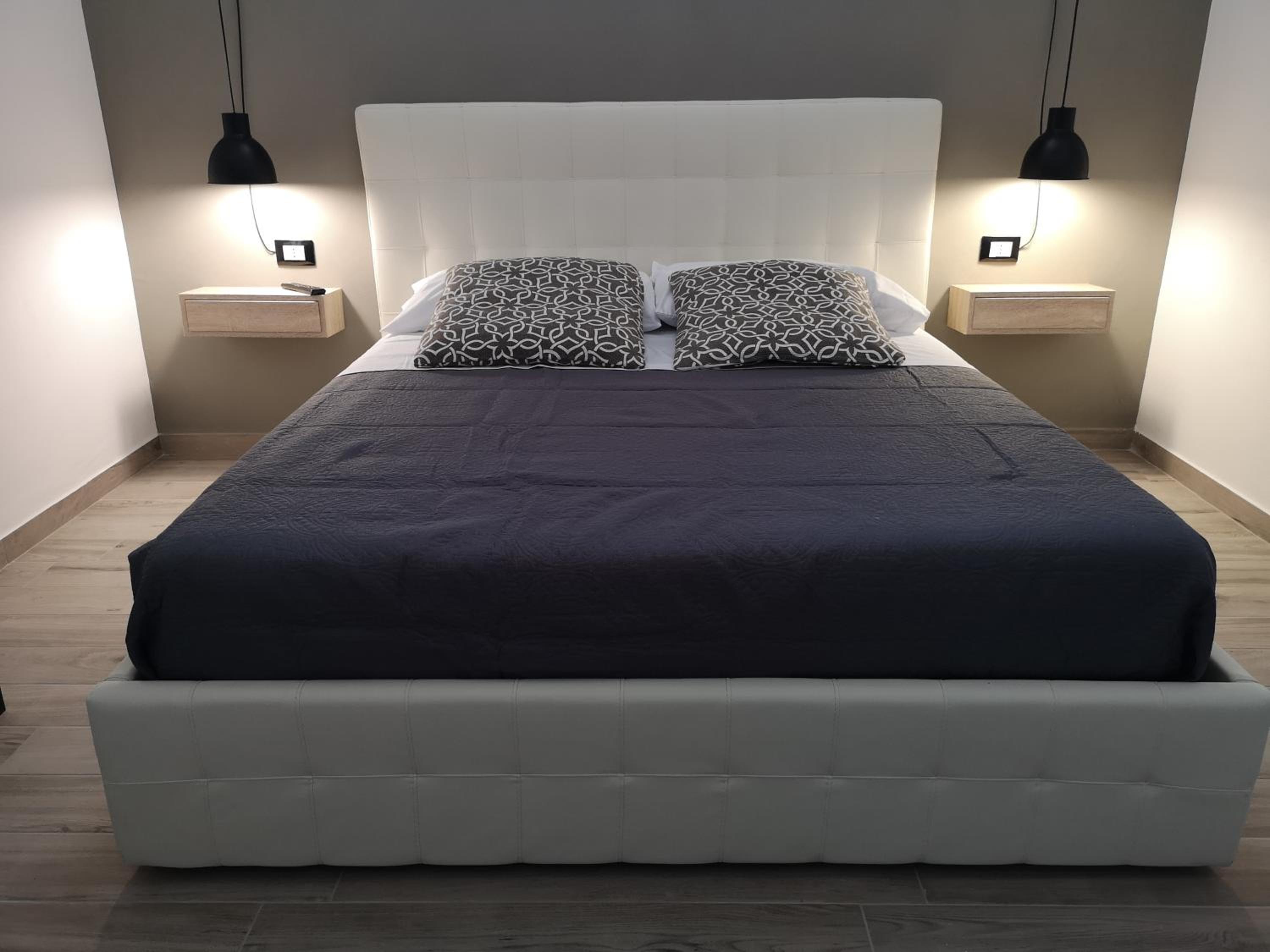 Deluxe Double Room with Extra Bed - Photo 4