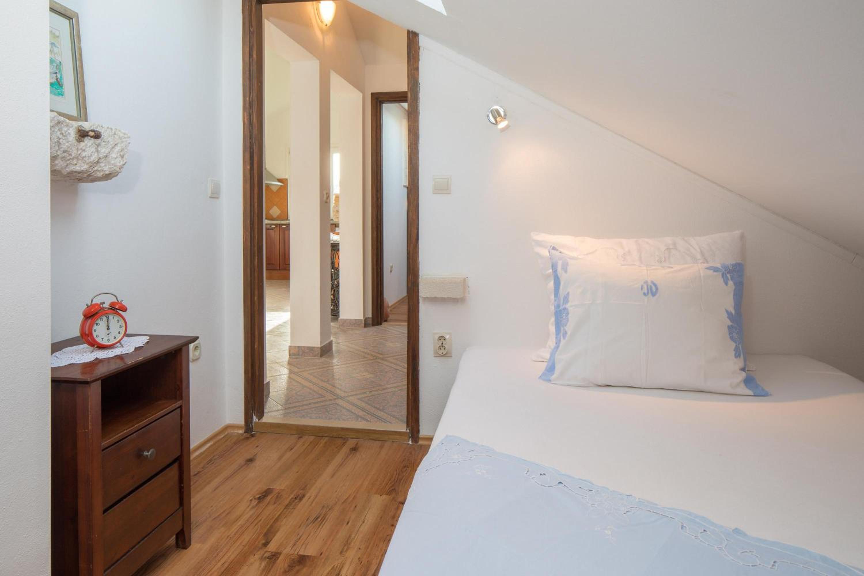 Three-Bedroom Apartment with Terrace photo 3