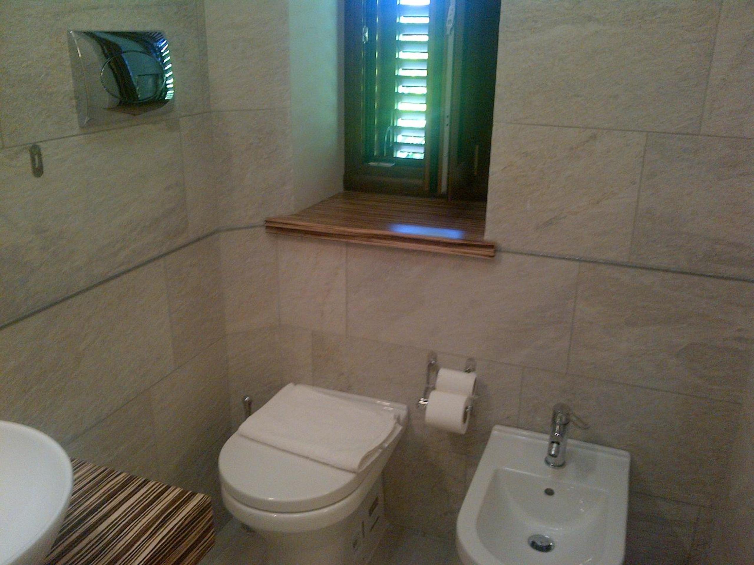 Double Room - Photo 33