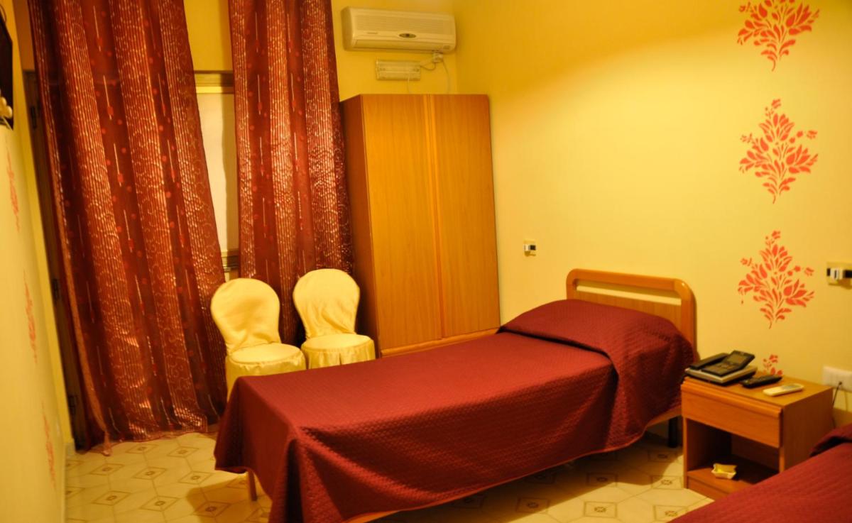 Deluxe Twin Room photo 1