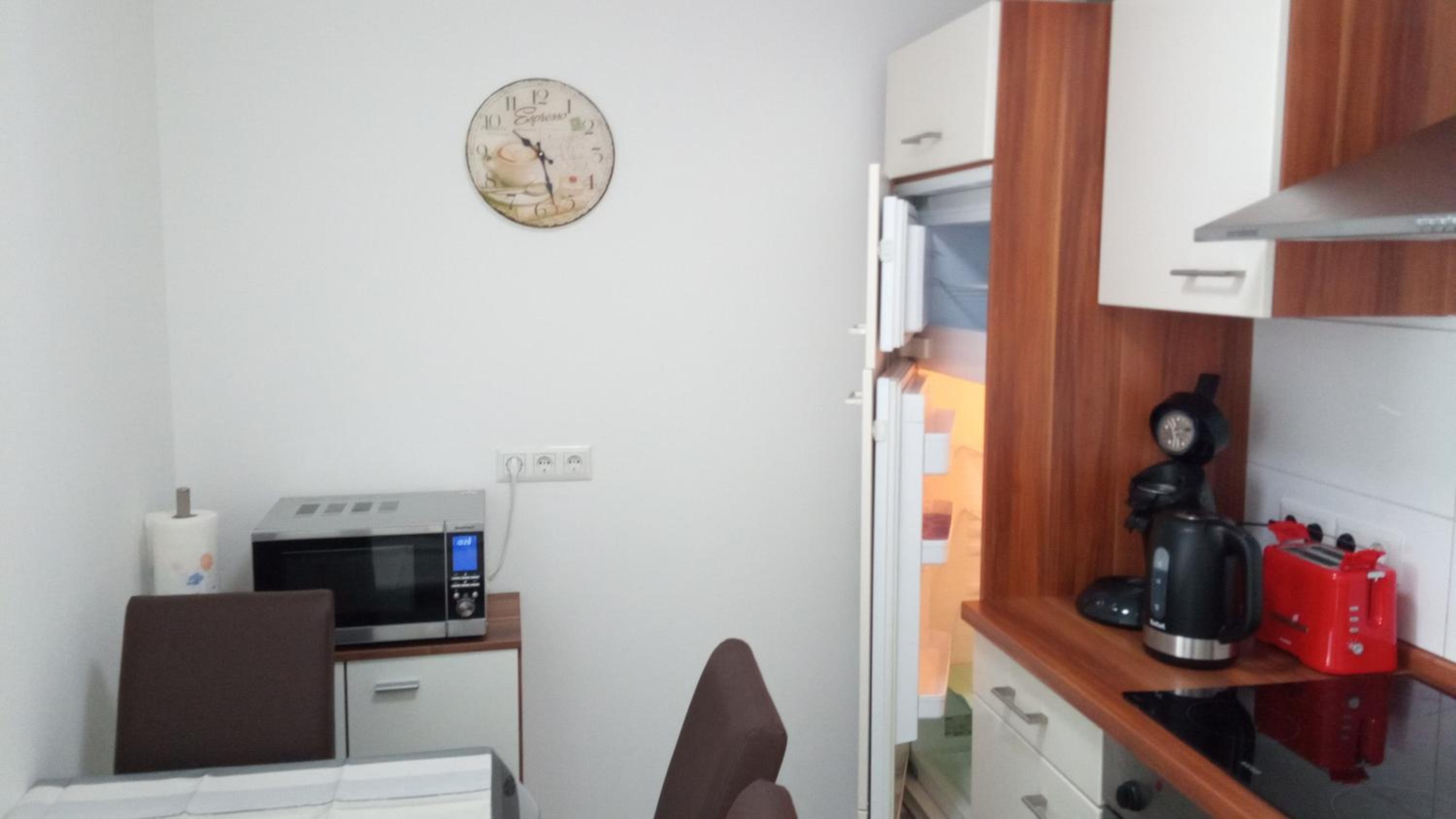 One-Bedroom Apartment photo 2