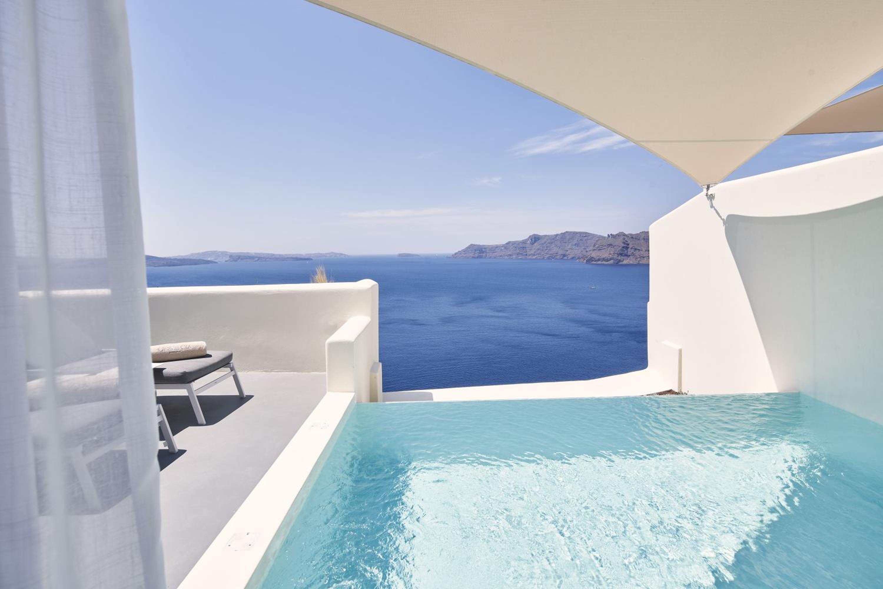 Pool Suite - Photo 12
