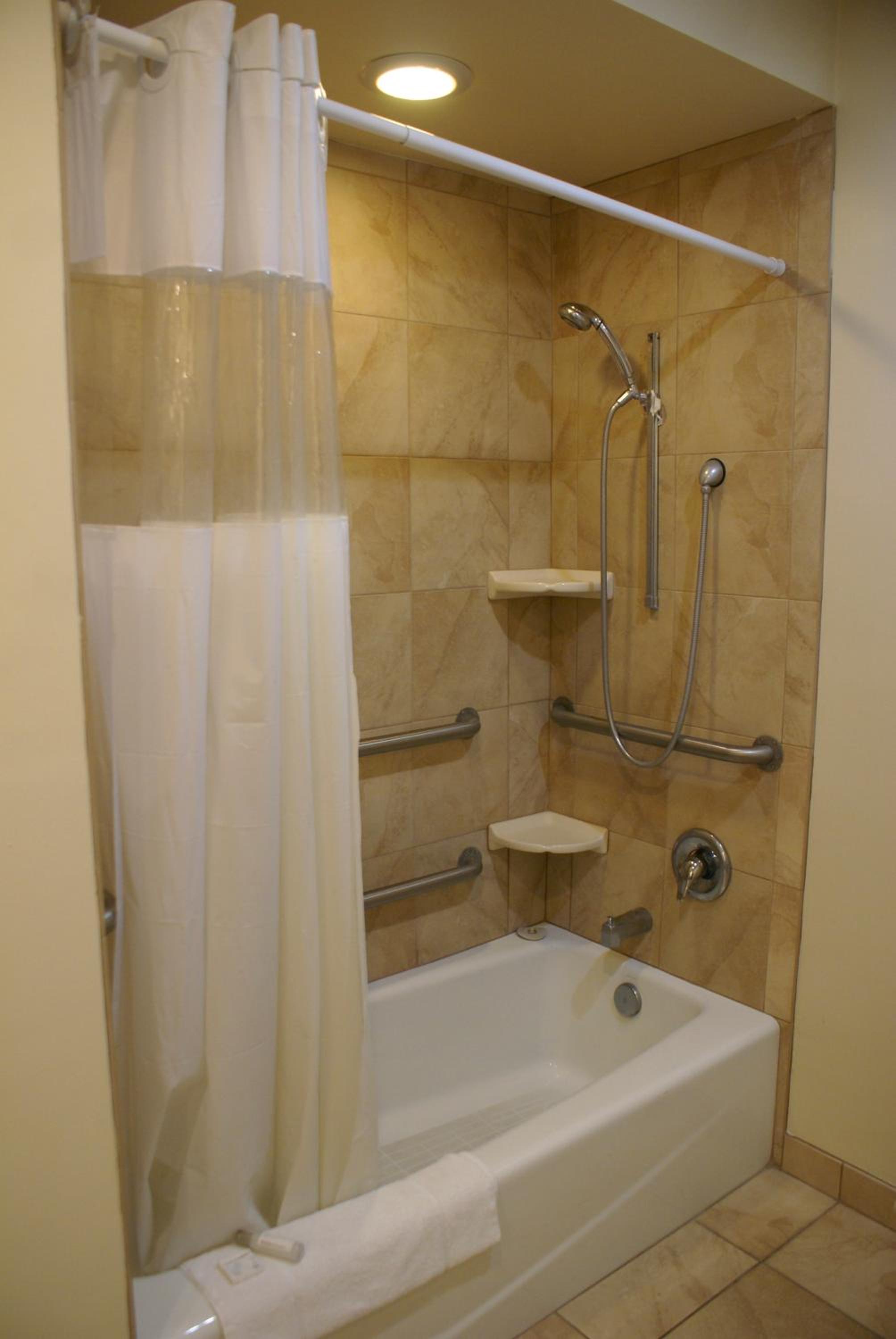Standard King Room - Photo 5