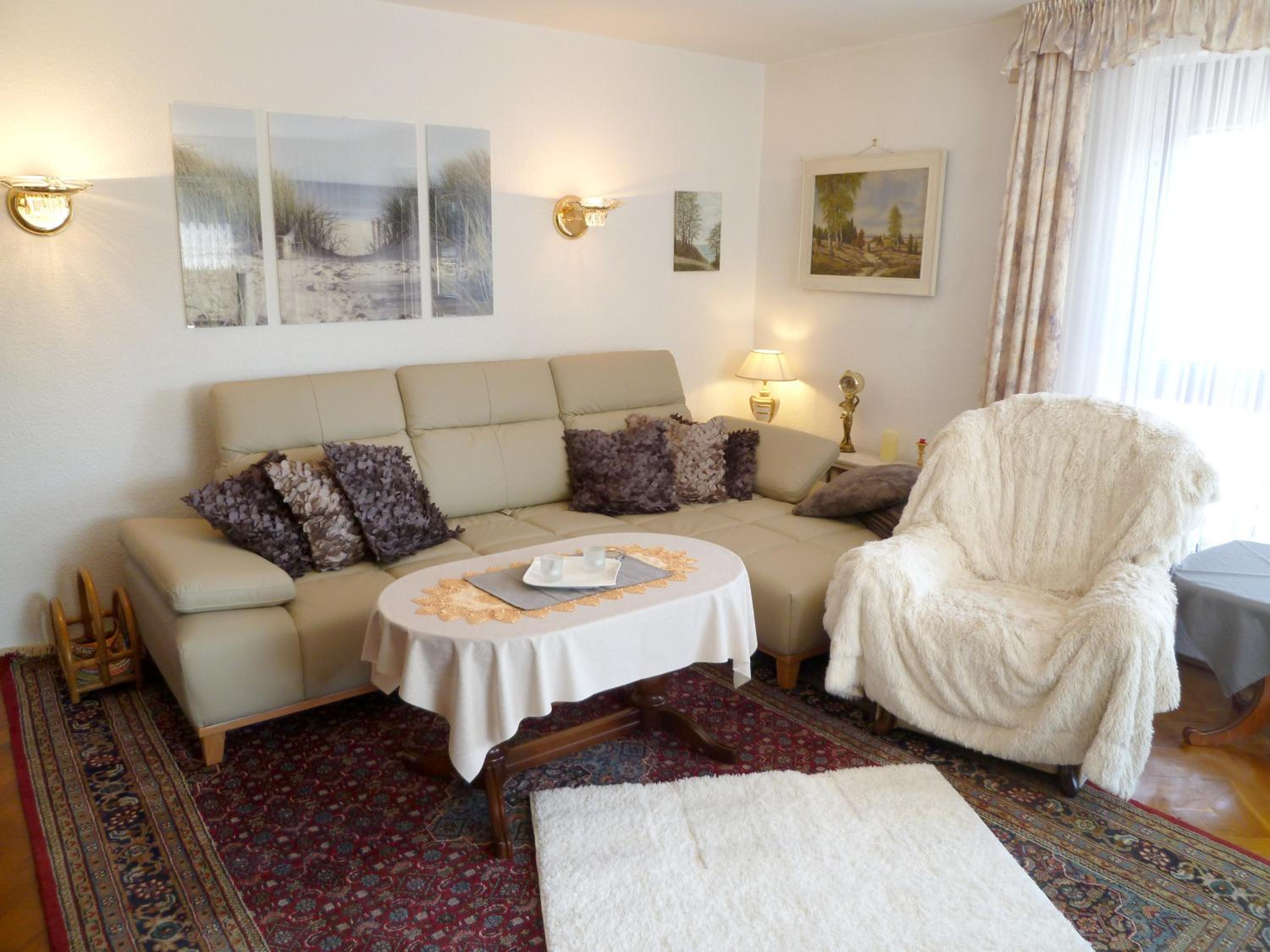 Three-Bedroom House photo 3