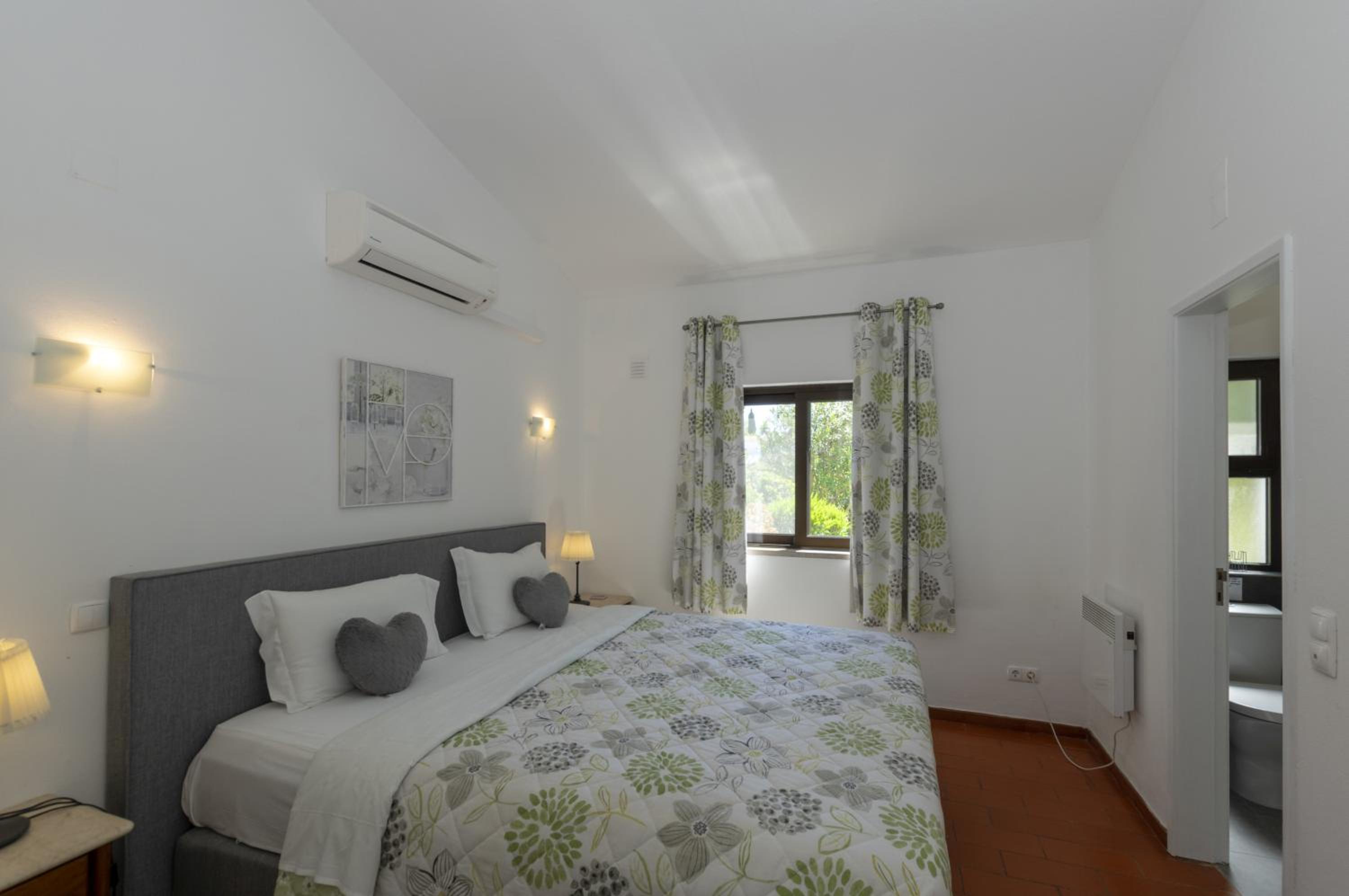 Vila de Três Quartos com Vista para o Jardim
