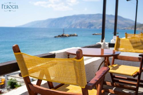 Deluxe Double or Twin Room with Sea View photo 2