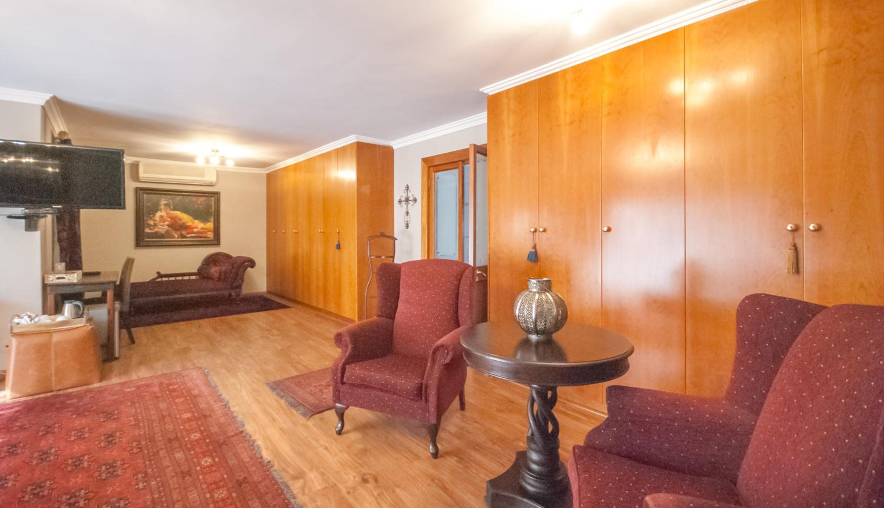 Honeymoon Suite photo 3
