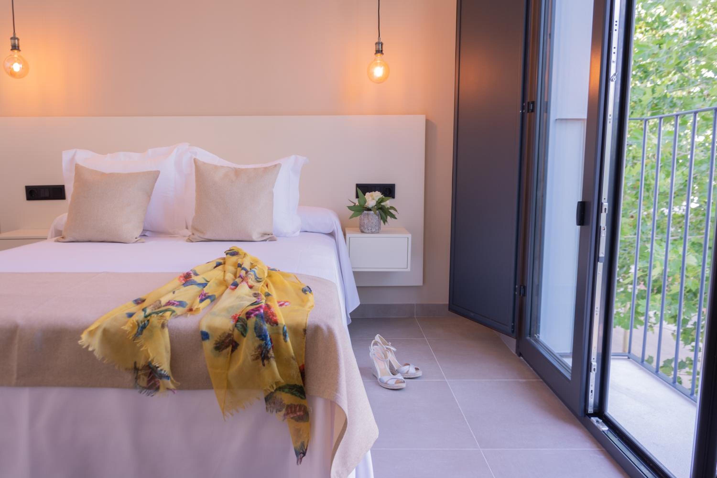 Double Room with Spa Bath - Photo 6