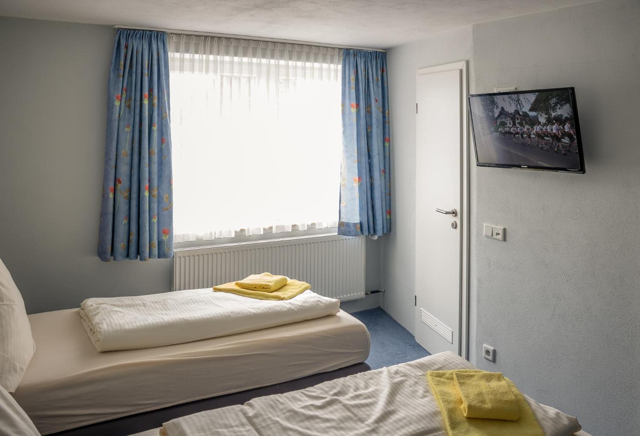 Standard Twin Room photo 2