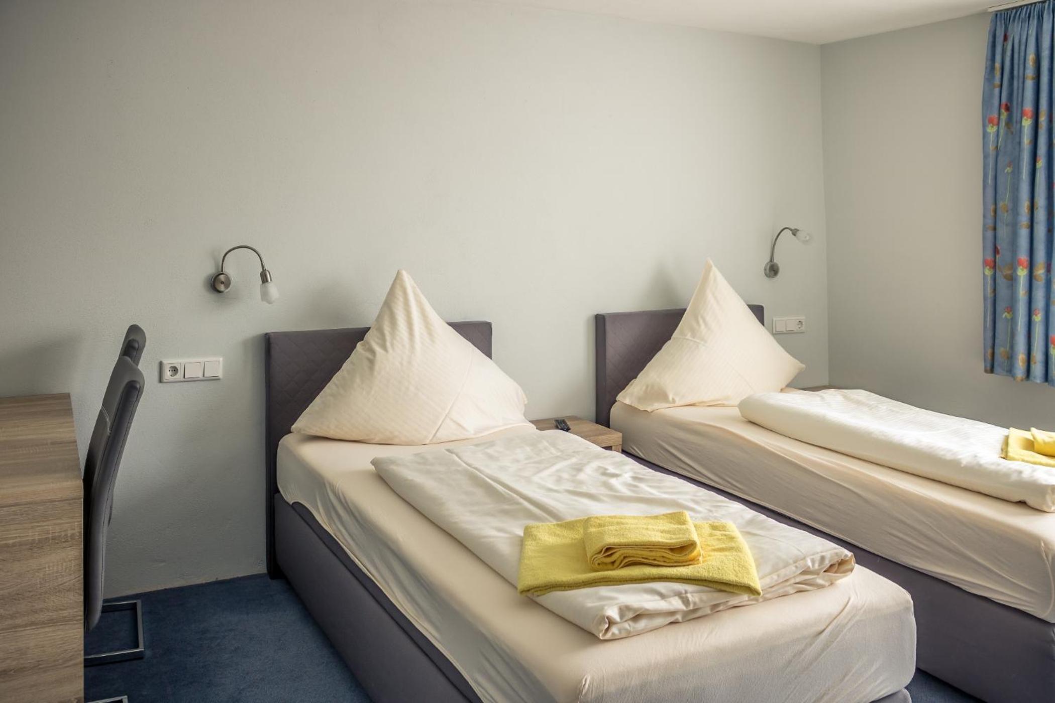 Standard Twin Room photo 3