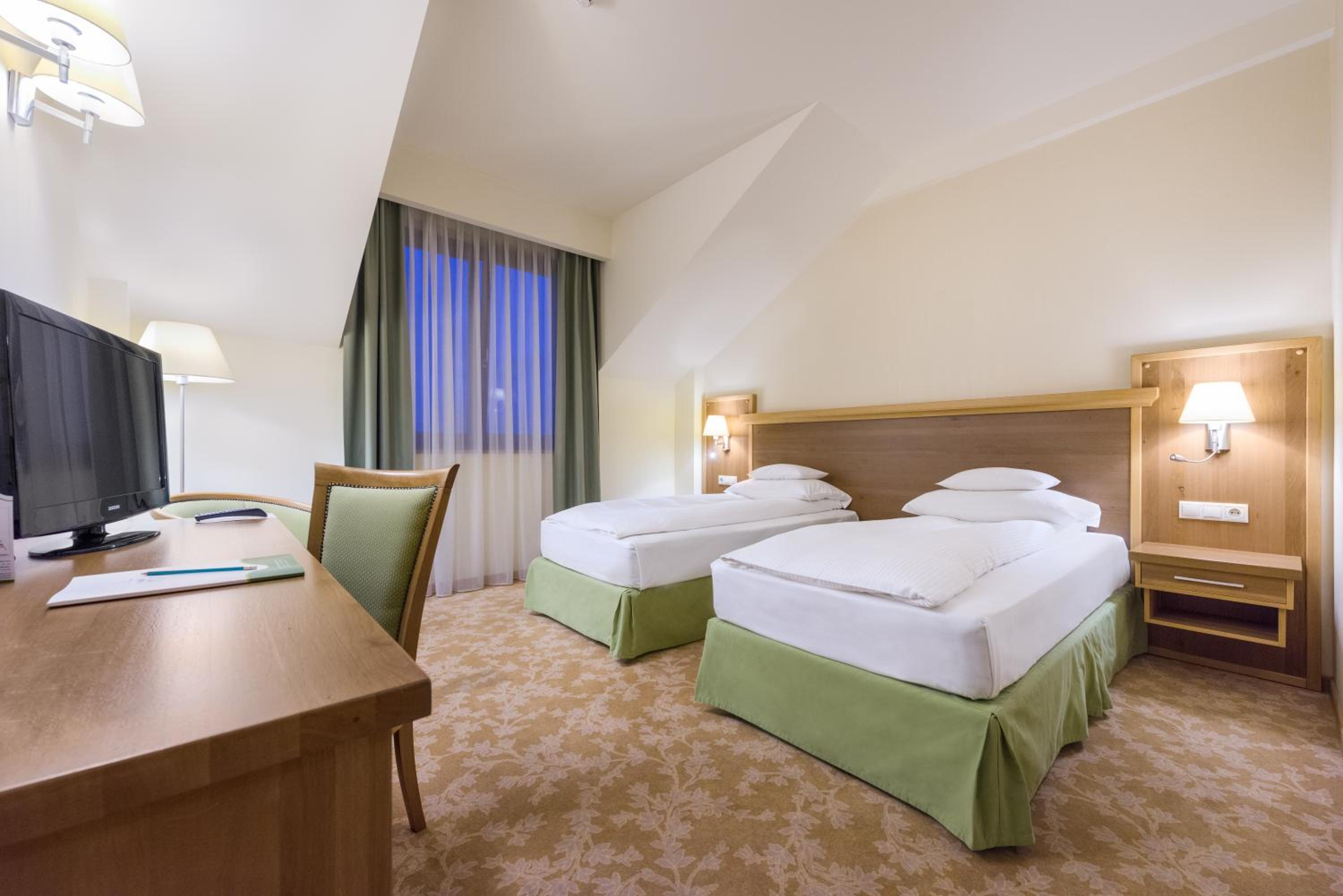 Twin Room - Photo 1