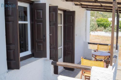Two-Bedroom Apartment with Balcony photo 2