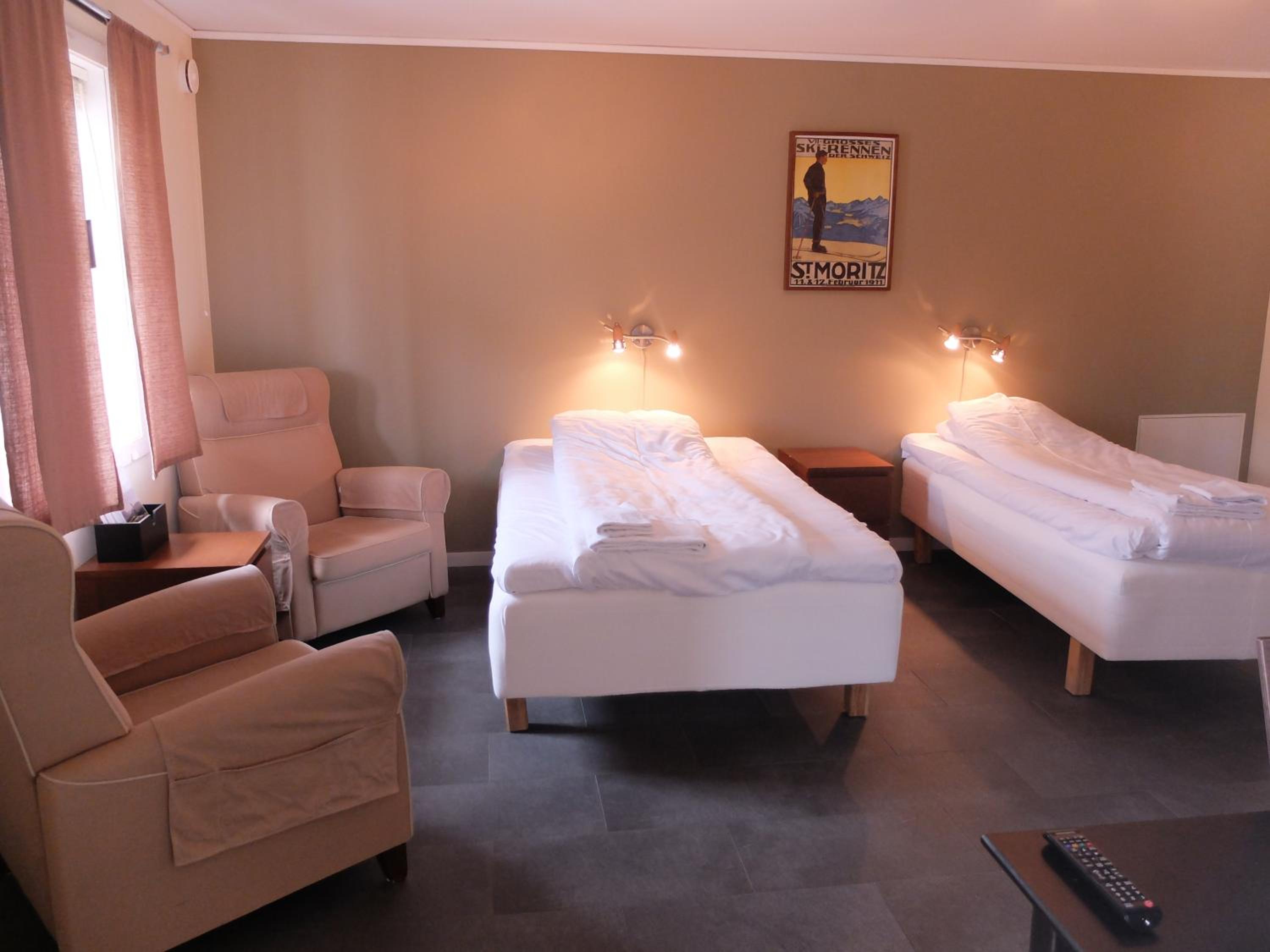 Double Room With Private Bathroom photo 2