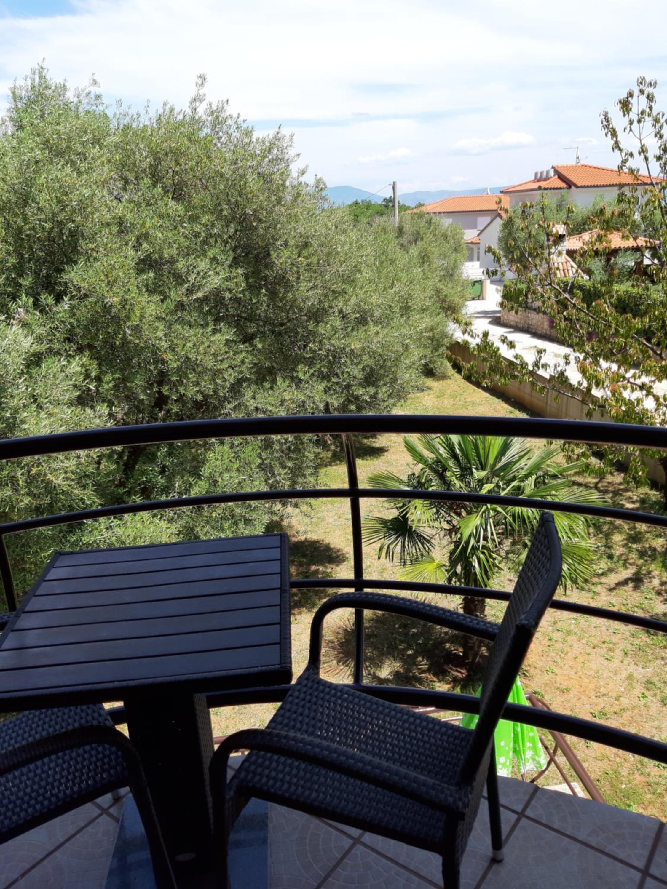 Apartment with Balcony photo 3