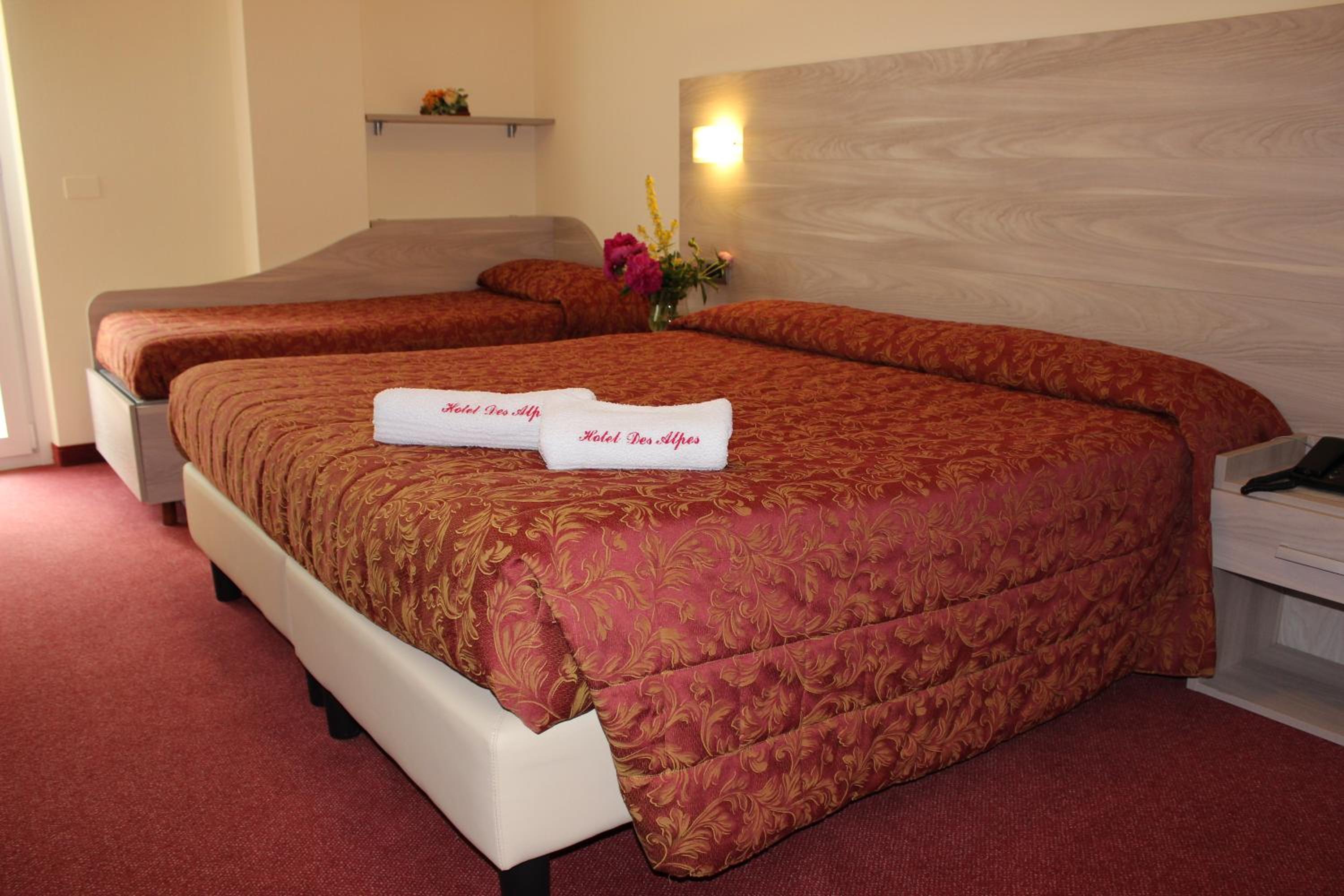 Triple Room with Balcony and Mountain View - Photo 1